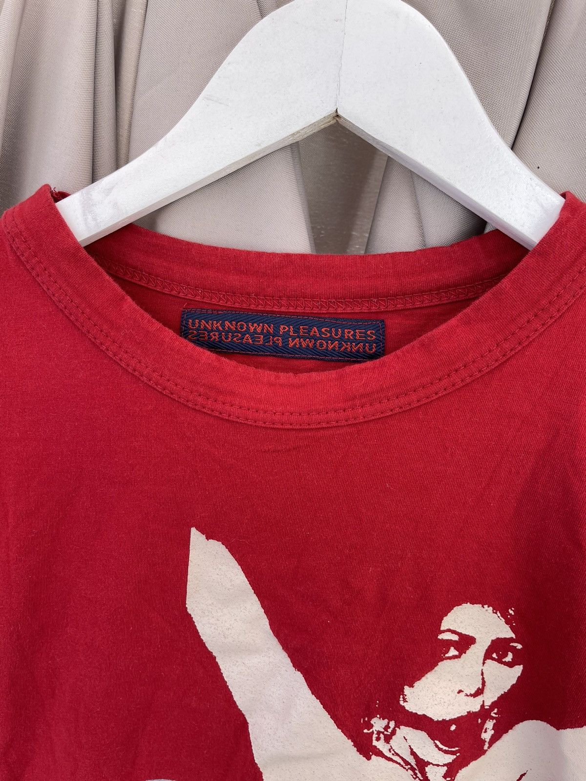 Band Tees Y2K Unknown Pleasures sex fashion girl red t-shirt vintage Size US XL / EU 56 / 4 - 6 Thumbnail