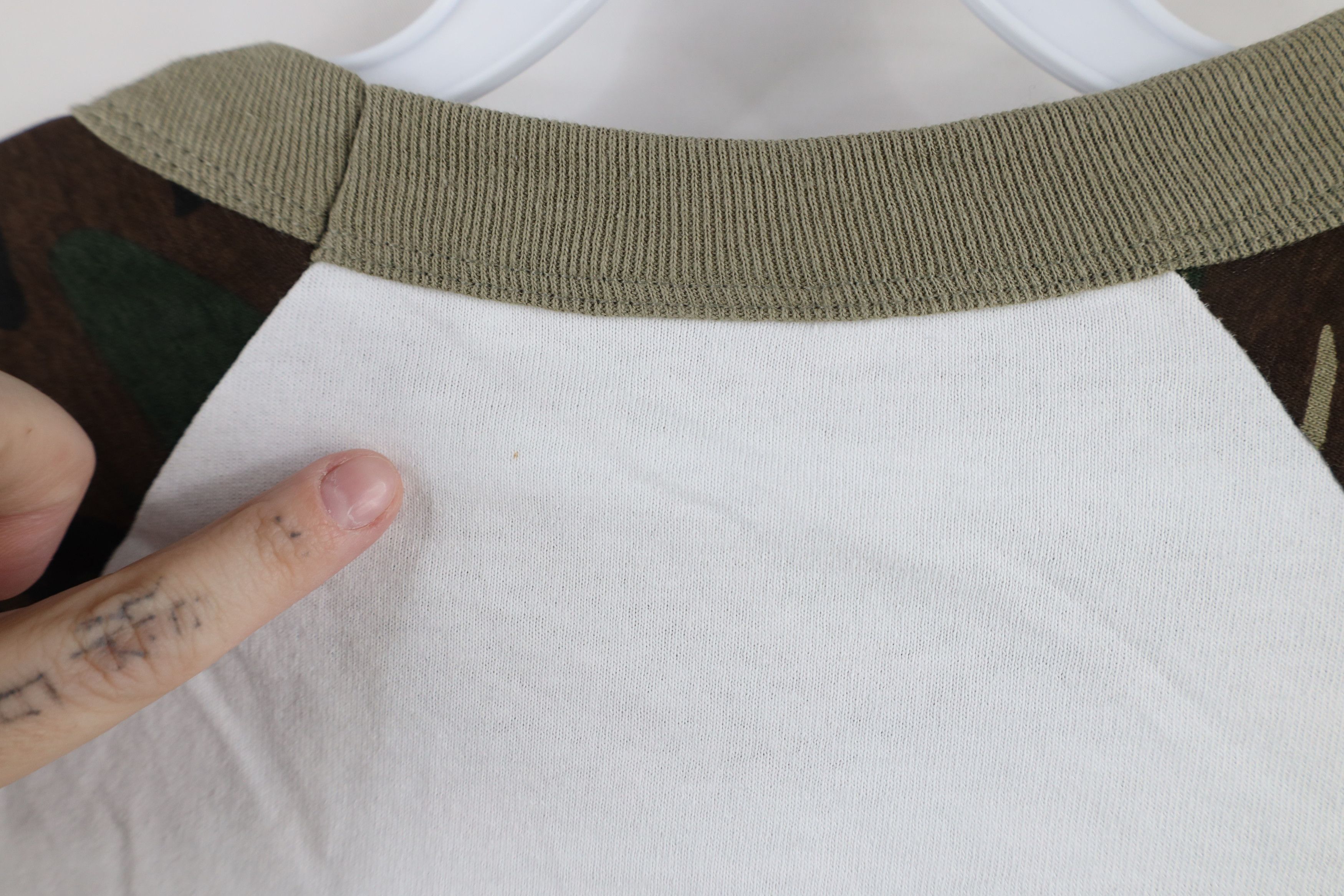 Vintage Vintage 90s Streetwear Jeep Motors Camouflage Raglan T-Shirt Size US S / EU 44-46 / 1 - 9 Thumbnail