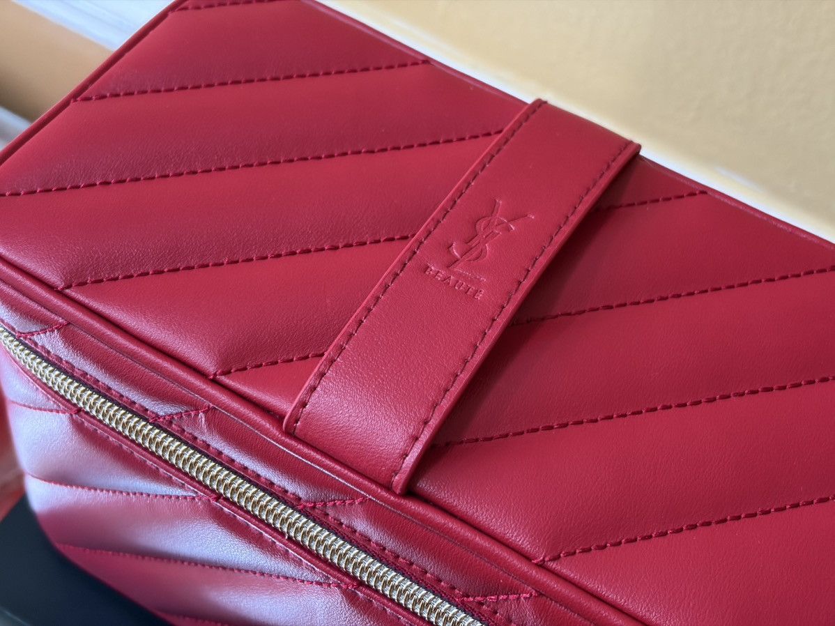 Yves Saint Laurent Yves saint laurent case Size ONE SIZE - 9 Thumbnail