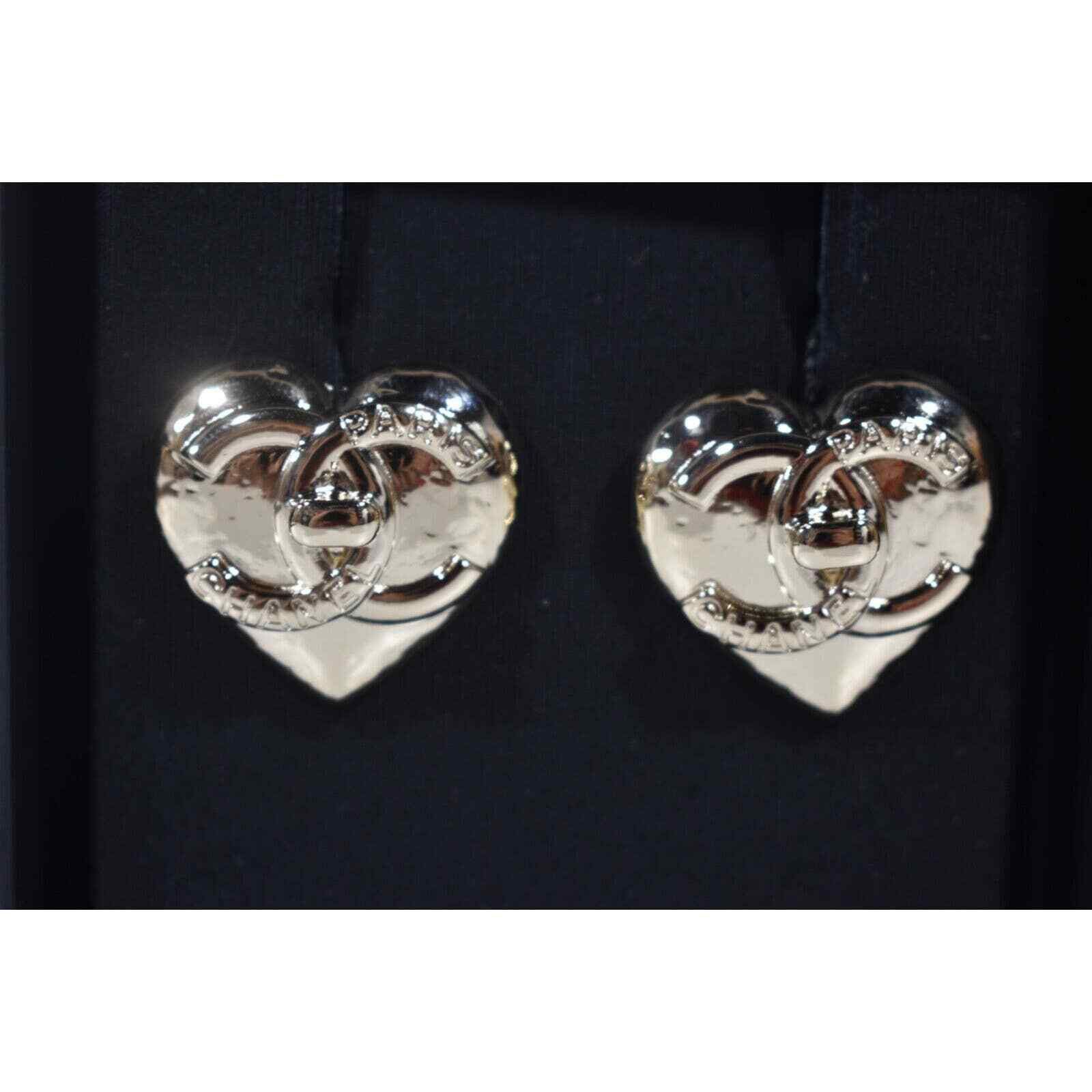 Chanel Chanel Gold Heart Turnlock Dangle Drop Statement Earring Size ONE SIZE - 8 Thumbnail