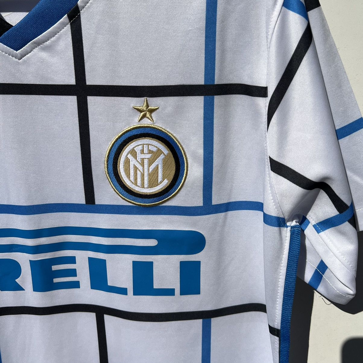 Other Inter Milan jersey (fake ) Size US M / EU 48-50 / 2 - 3 Thumbnail