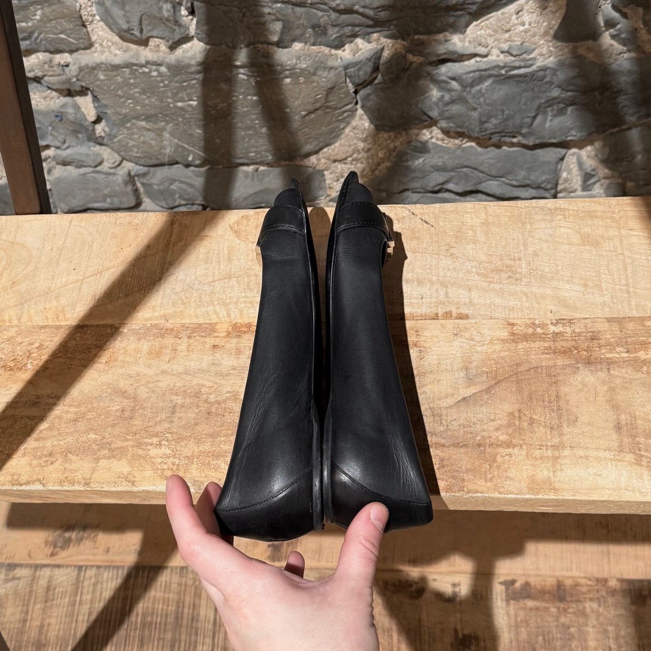 Gucci Gucci Black Leather Buckle Accent Open Toe Flats Size US 8.5 / IT 38.5 - 10 Thumbnail