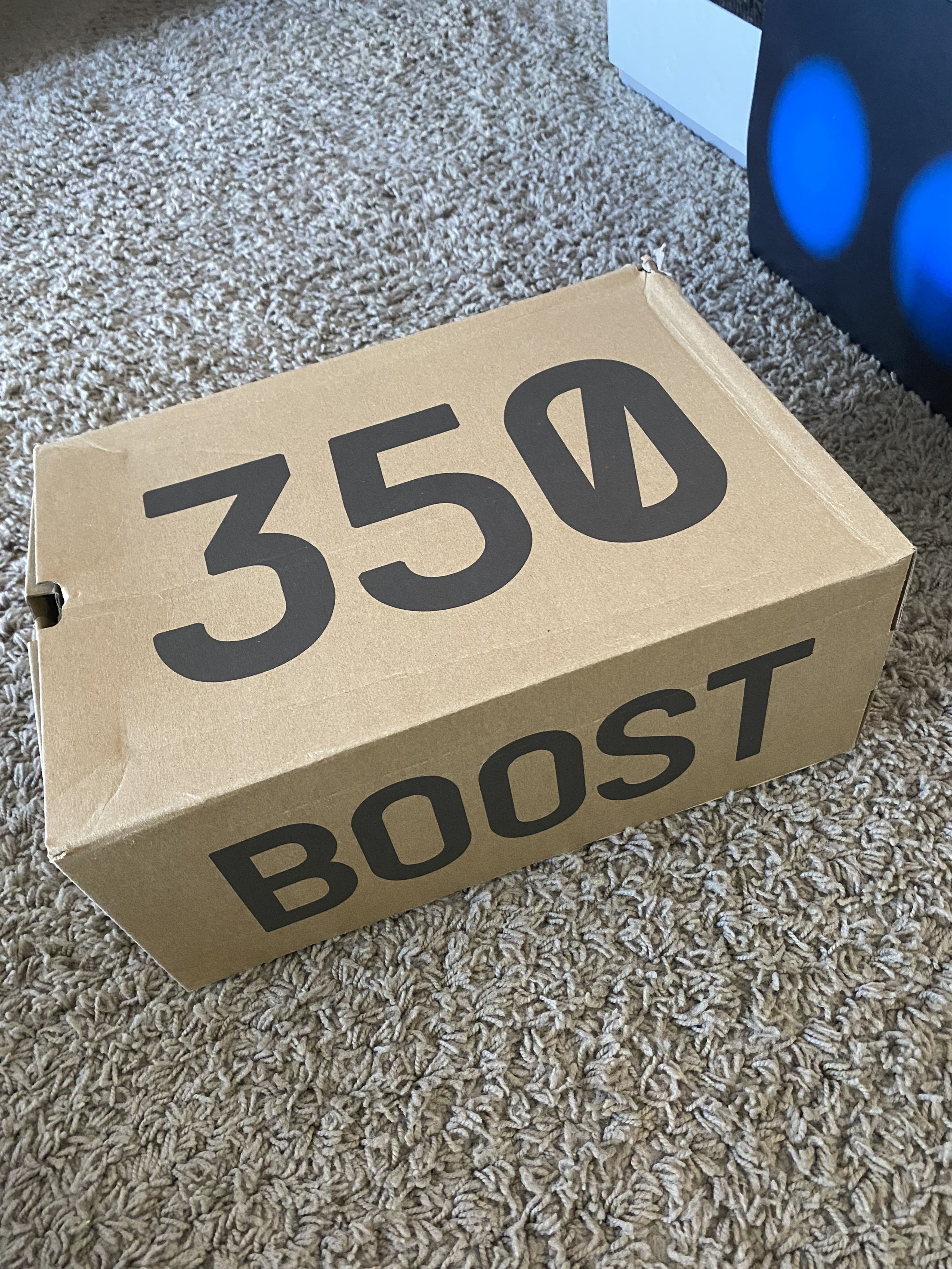 Adidas × Kanye West Yeezy 350 v2 Beluga Reflective Size US 10.5 / EU 43-44 - 9 Thumbnail
