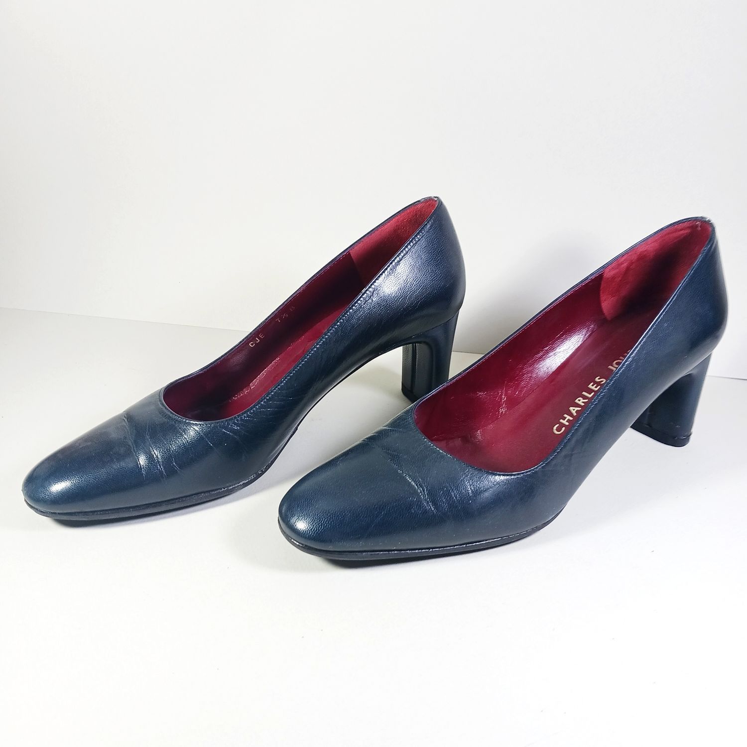 Charles Jourdan × Vintage Charles Jourdan Blue Leather Size 7 1/2 B Classic Pumps Size US 7.5 / IT 37.5 - 3 Thumbnail