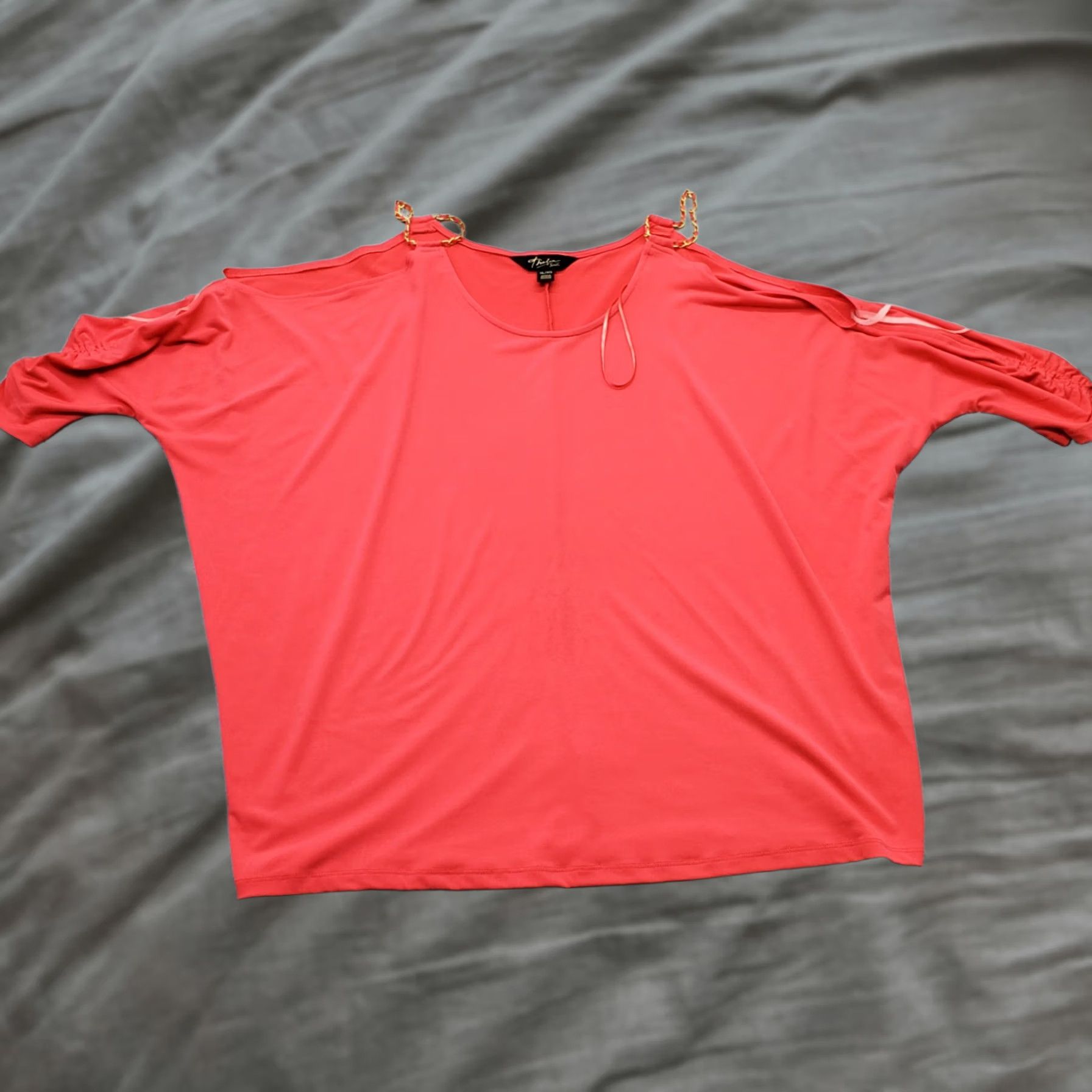 Vintage Thalia Sodi Blouse Womens XL Red Cold-Shoulder Sleeve Pullover Gold Chain Strap Knit Shirt Size XL / US 12-14 / IT 48-50 - 1 Thumbnail
