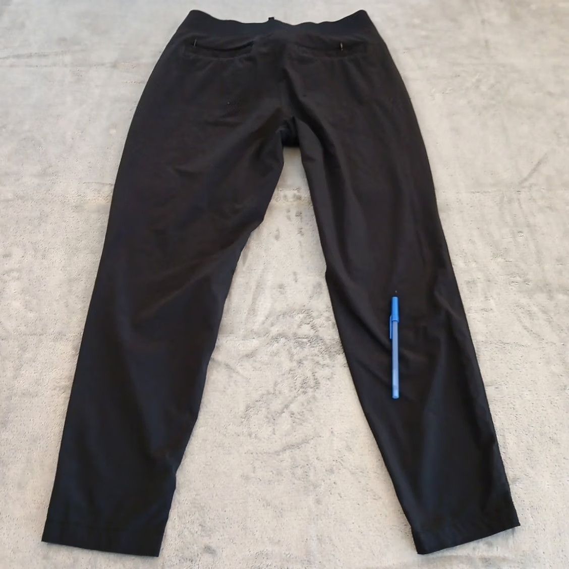 Athleta Athleta Pants Womens Size 6 Black Drawstring Pockets 25x27 Low Rise Ankle Straight 27 Inseam Size 28" / US 6 / IT 42 - 5 Thumbnail