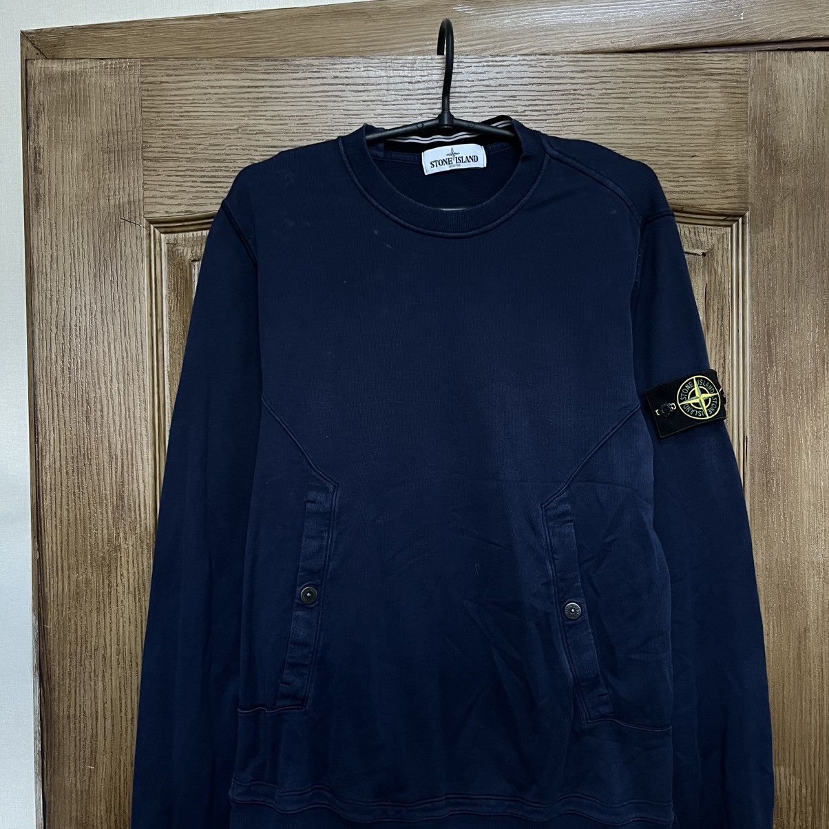 Stone Island Vintage Stone Island Sweatshirt Navy Blue Size US L / EU 52-54 / 3 - 3 Thumbnail
