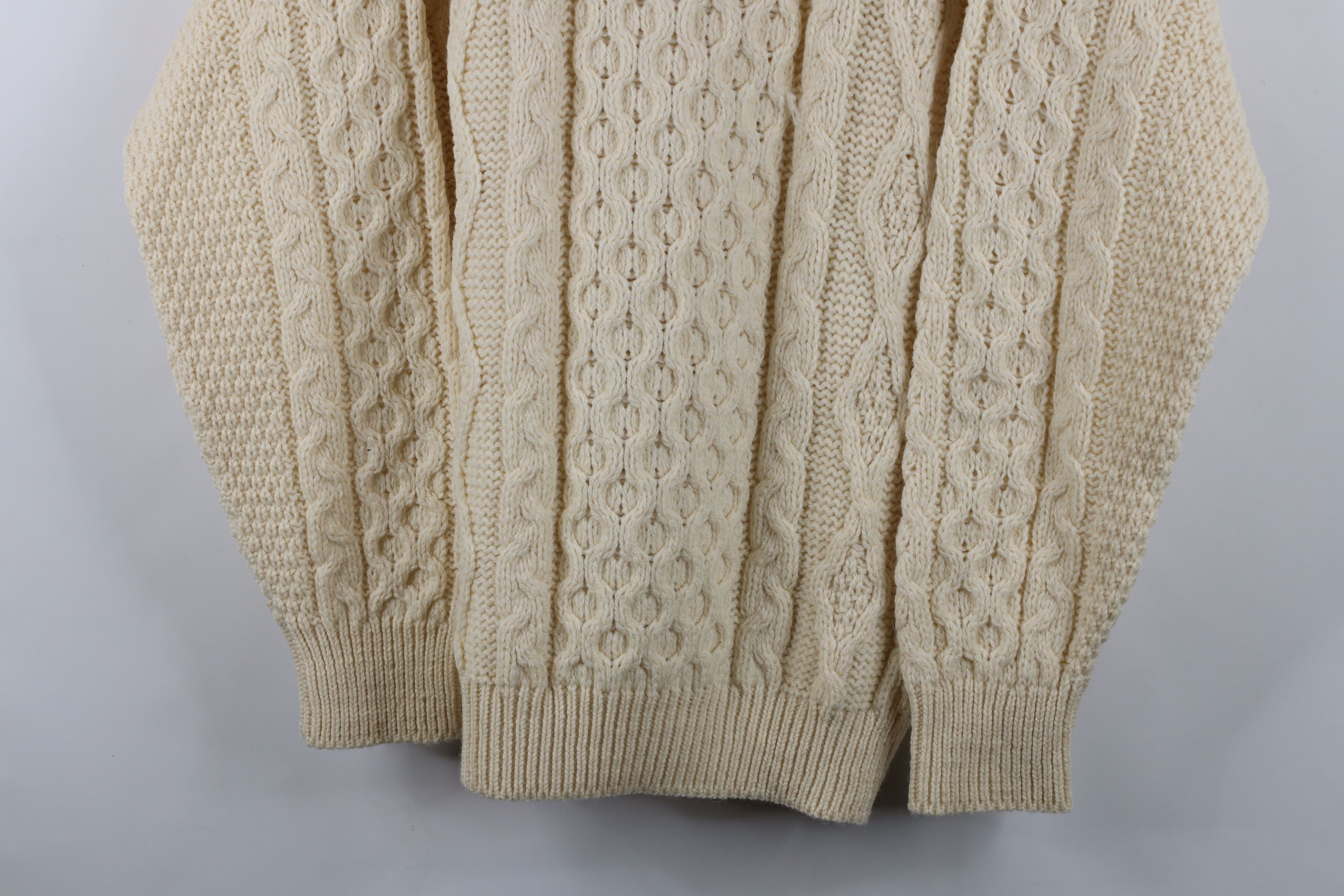 Vintage Deadstock Vintage 90s Wool Cable Knit Sweater Cream Size US L / EU 52-54 / 3 - 3 Thumbnail