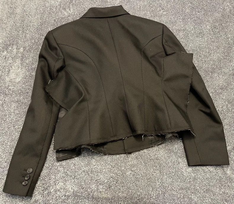 Comme des Garcons Comme Des Garcons The main line deconstructs the hollowed- Size XS / US 0-2 / IT 36-38 - 2 Thumbnail