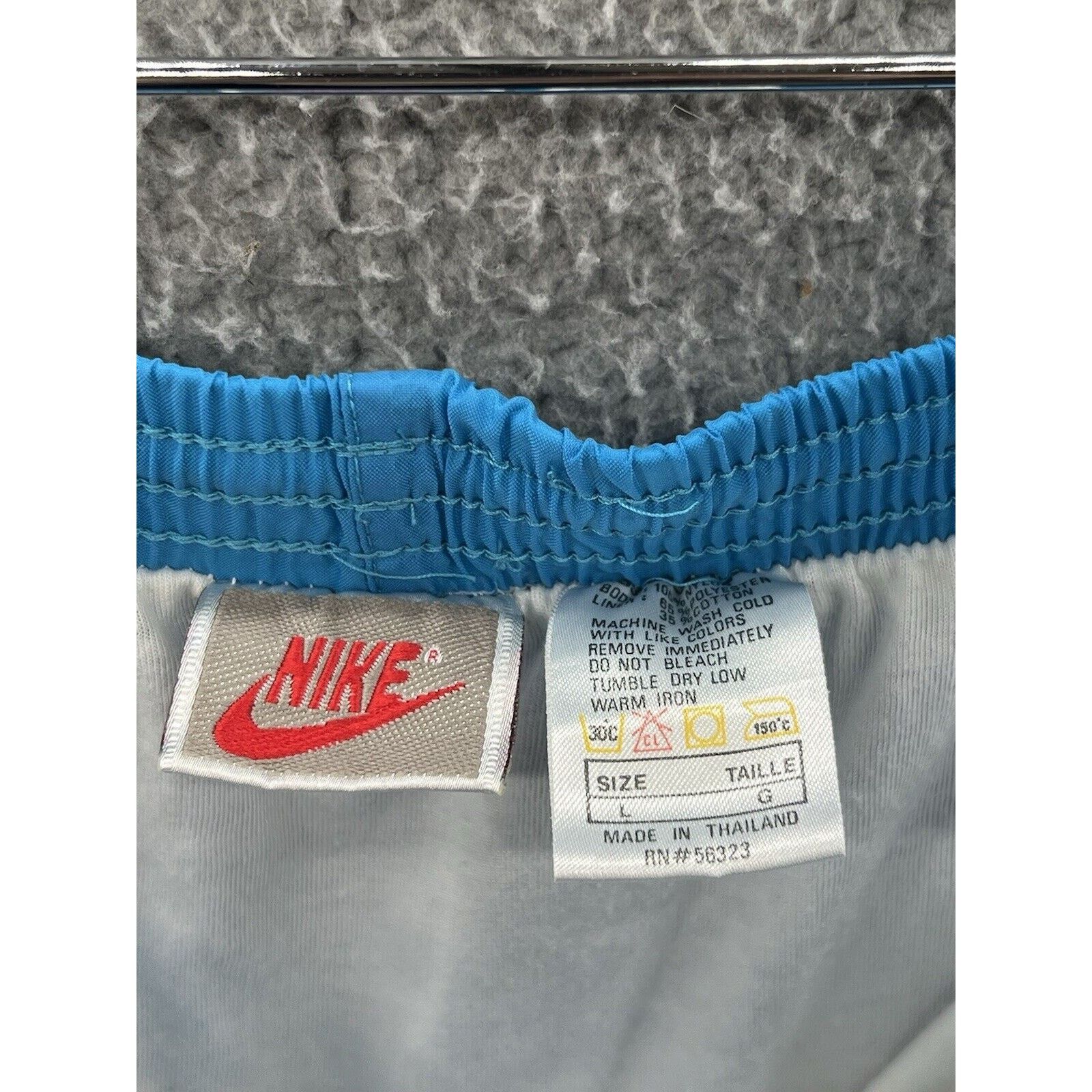 Nike Vintage Nike 90s Nylon Shorts Men’s Size Large Size US 34 / EU 50 - 3 Thumbnail