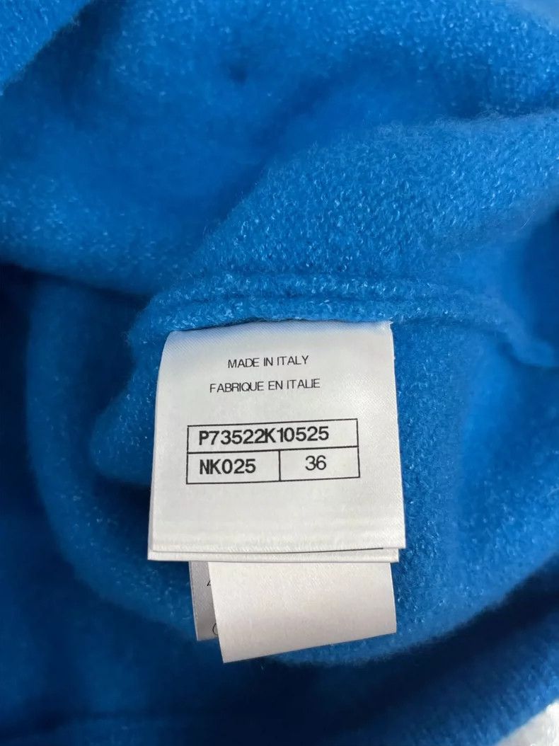 Chanel 22B blue round-neck knitted jacket