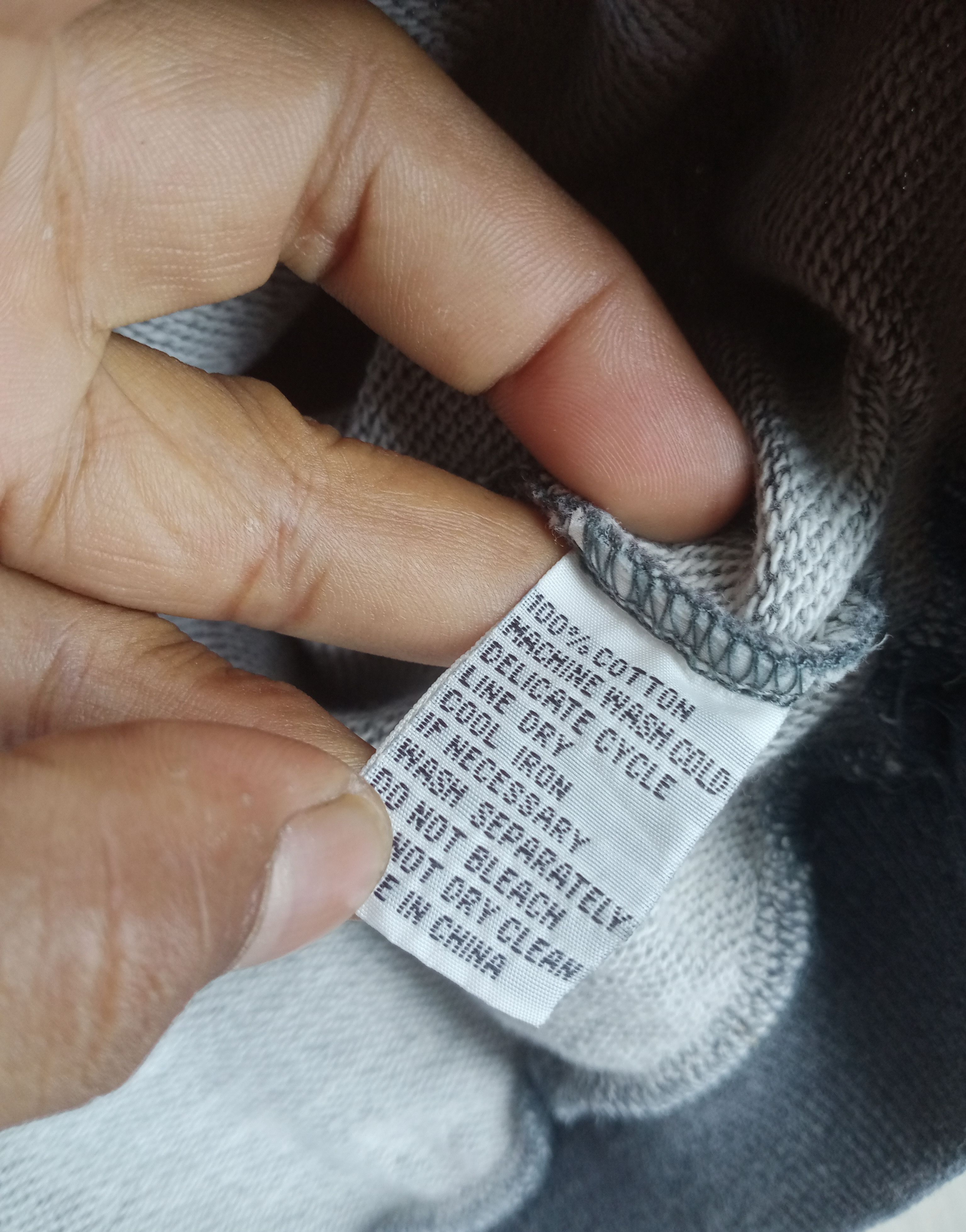 Yves Saint Laurent Rare Vintage Yves Saint Laurent Embroidery Logo Sweatshirt Size US L / EU 52-54 / 3 - 7 Thumbnail