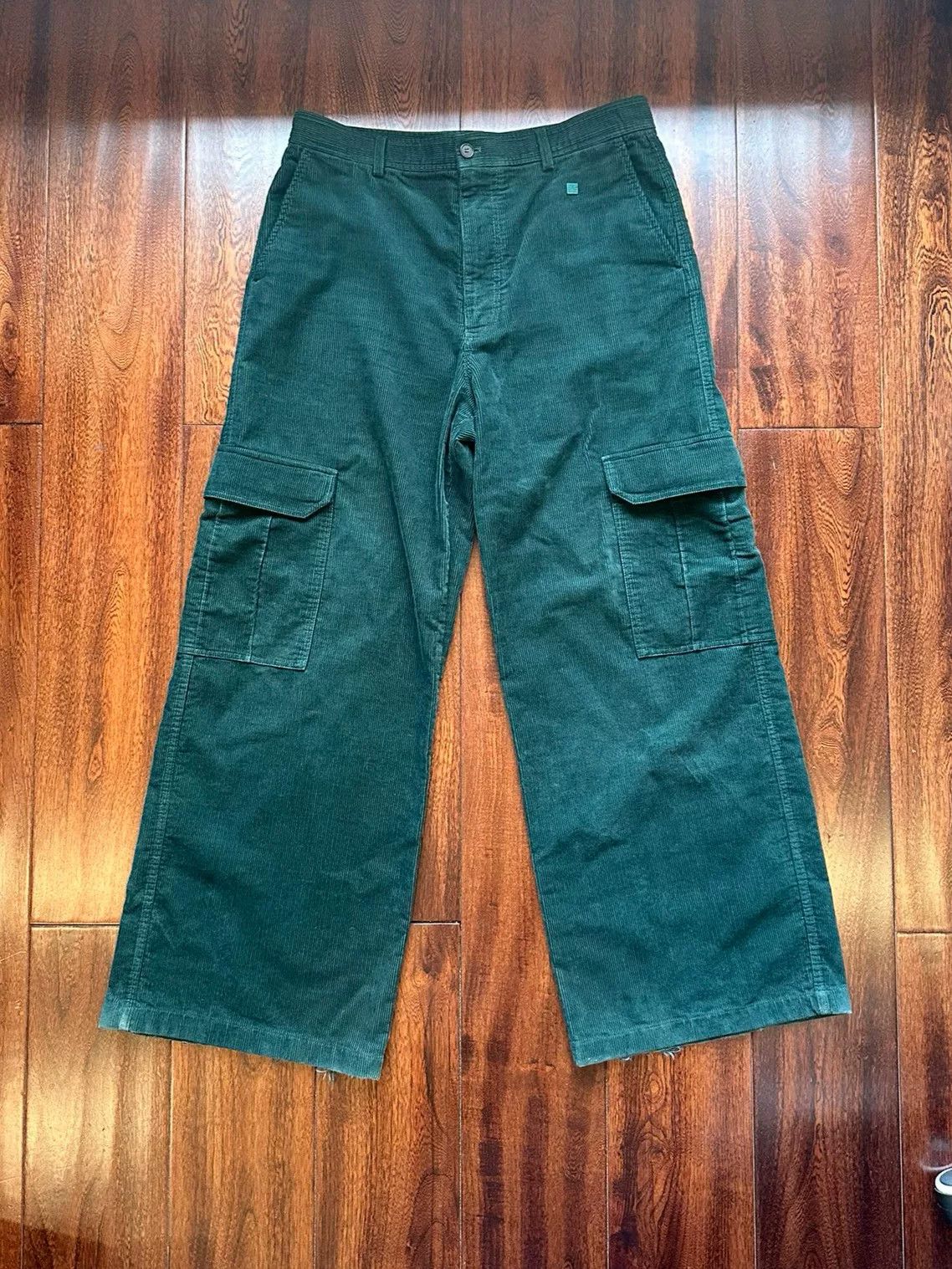 Acne Studios Acne Studios Green Corduroy Cargo Pants Size US 34 / EU 50 - 1 Thumbnail