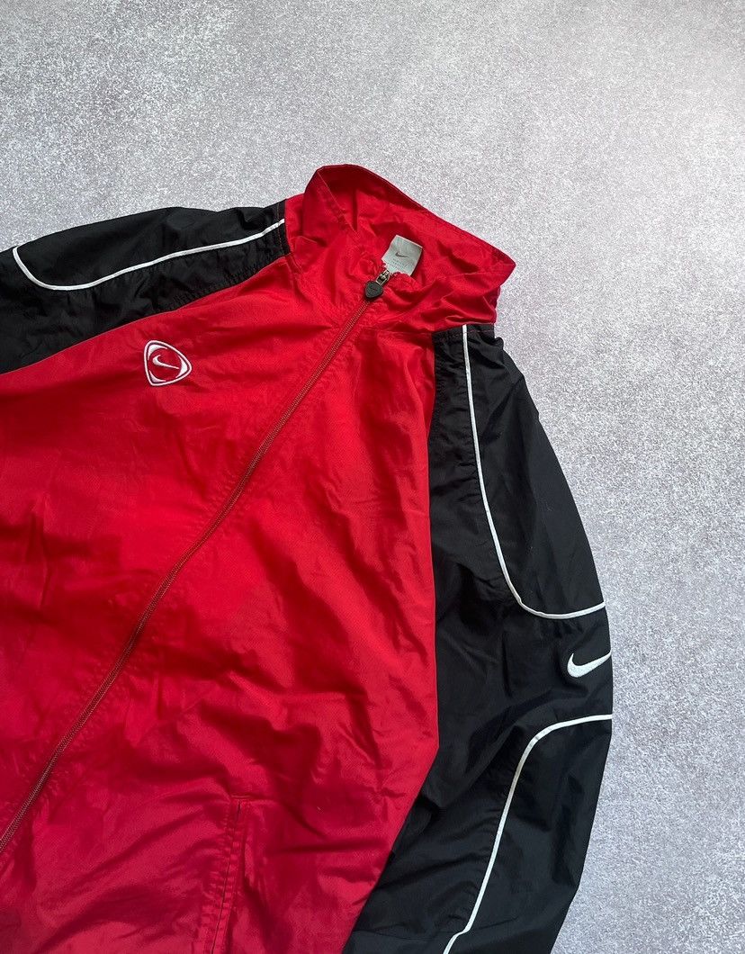 Nike Vintage Nike Swoosh Nylon Olympic Jacket Y2K L Size US L / EU 52-54 / 3 - 3 Thumbnail