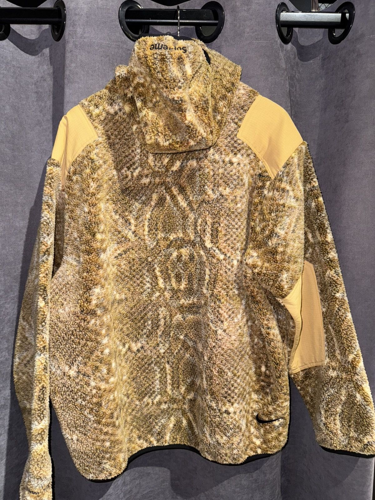 Nike ACG × Supreme Nike ACG Supreme Fleece Pullover Snakeskin Pattern Beige Size US L / EU 52-54 / 3 - 8 Thumbnail