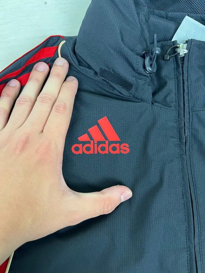 Adidas Vintage Adidas Liverpool 2009 2010 Windbreaker Jacket Size US M / EU 48-50 / 2 - 5 Thumbnail