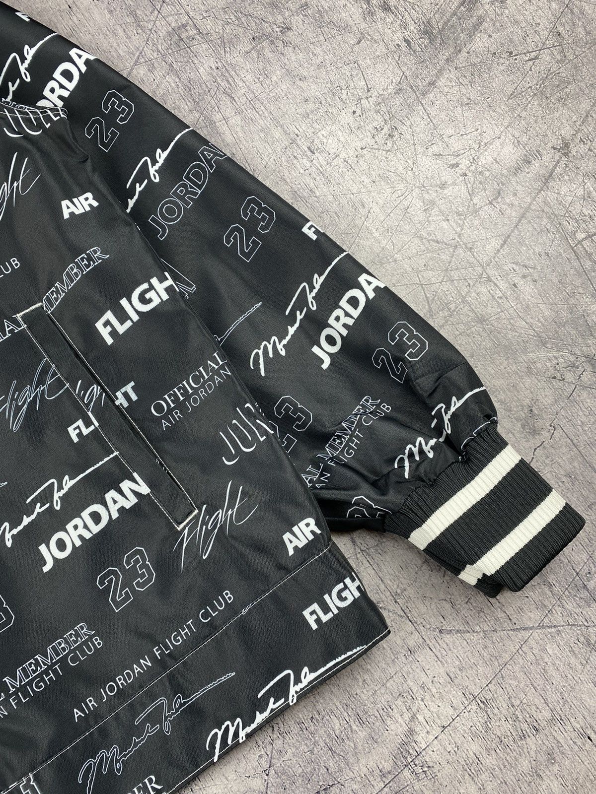 Jordan Brand × Nike Nike Air Jordan Satin Coaches Jacket Size S Size US S / EU 44-46 / 1 - 7 Thumbnail