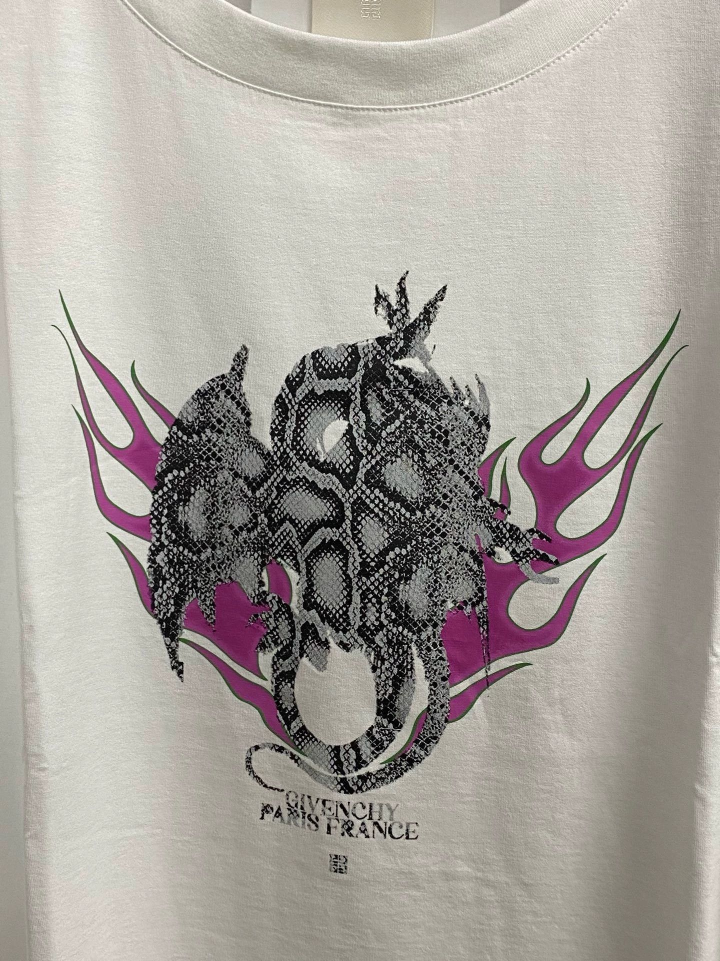Givenchy Givenchy Men's Short Sleeve Graphic T-Shirt Size US S / EU 44-46 / 1 - 3 Thumbnail