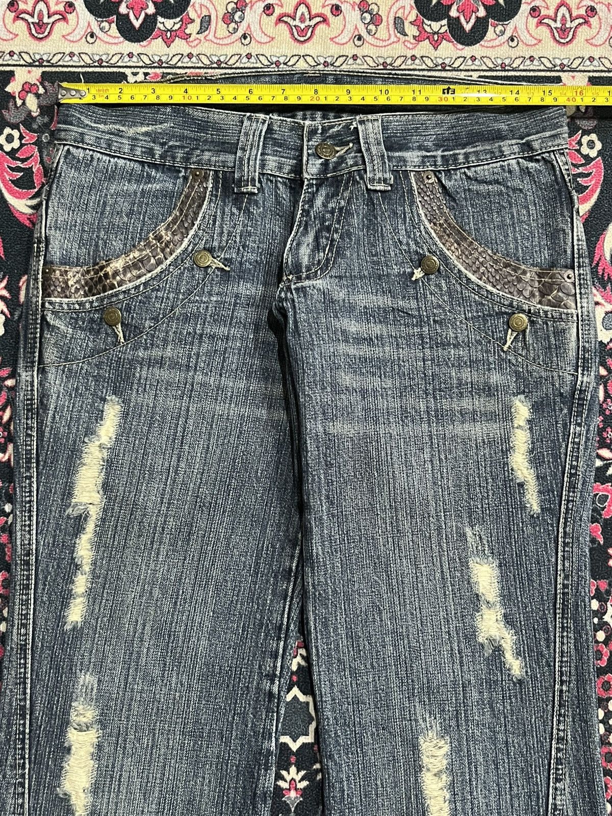 Tornado Mart Tornado Mart Python Pocket Distressed Blue Wash Flare Jeans Size 30" / US 8 / IT 44 - 13 Thumbnail