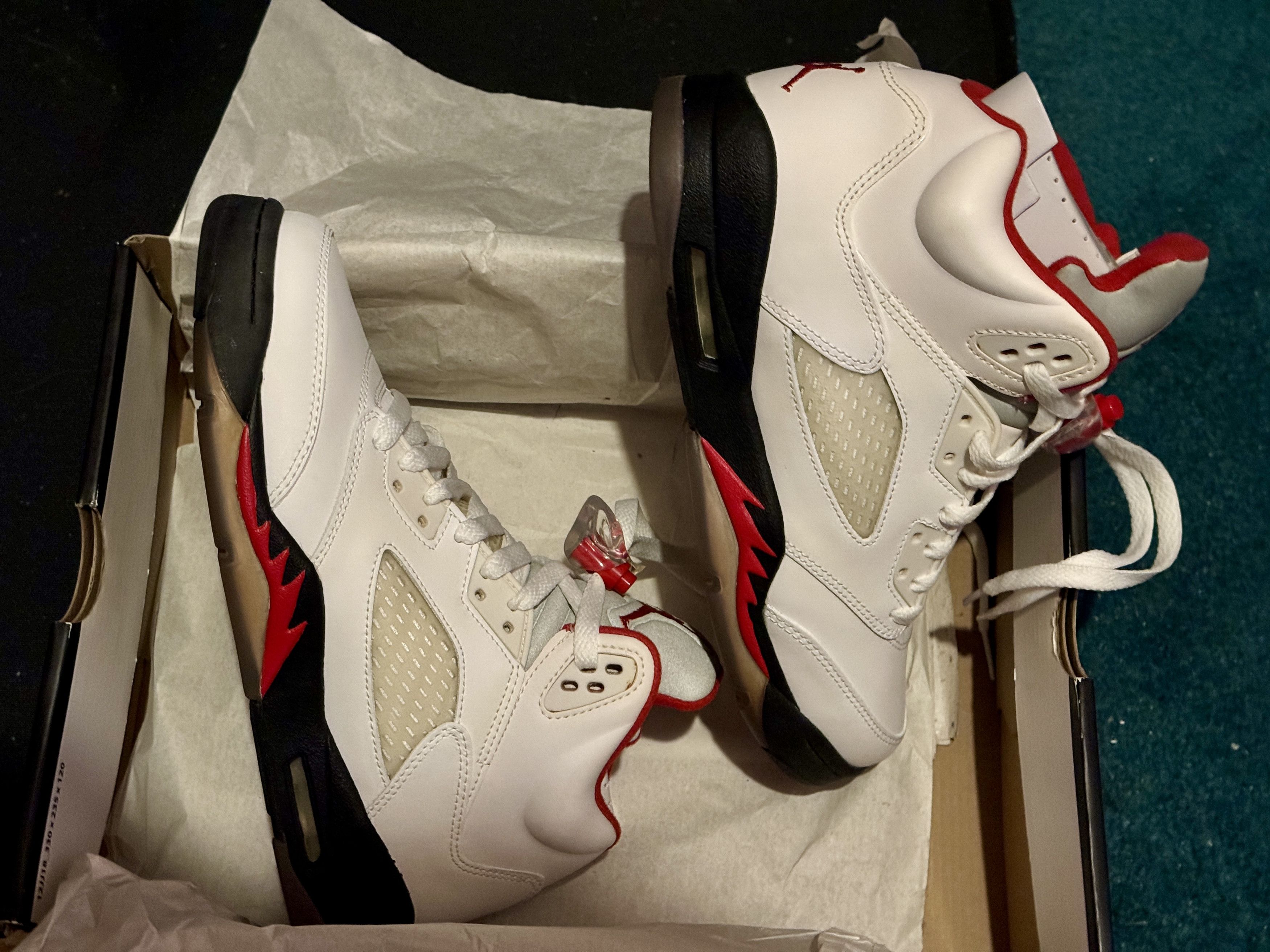Jordan Brand × Nike 2013 Nike Air Jordan 5 "Fire Red" Sz 6.5Y Size US 6.5 / EU 39-40 - 4 Thumbnail