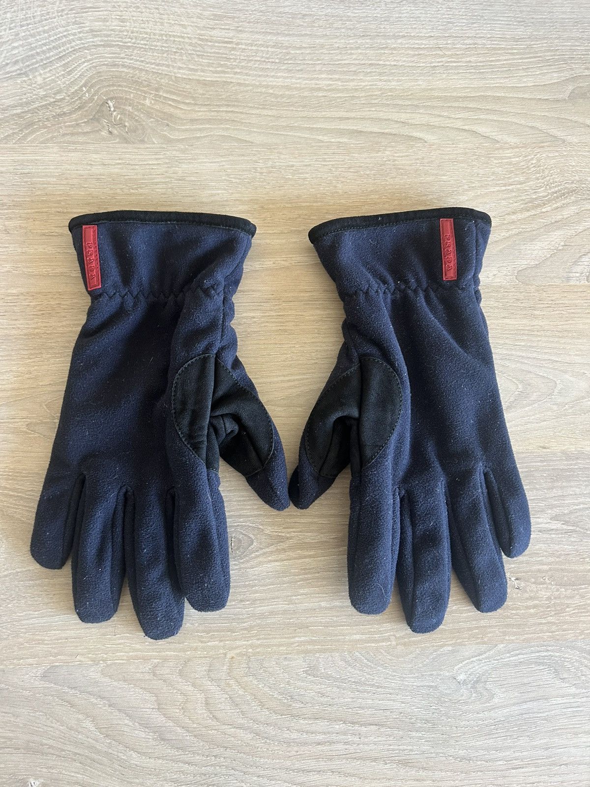 Prada Prada Navy Fleece Gloves with Red Logo Tag Size ONE SIZE - 2 Thumbnail