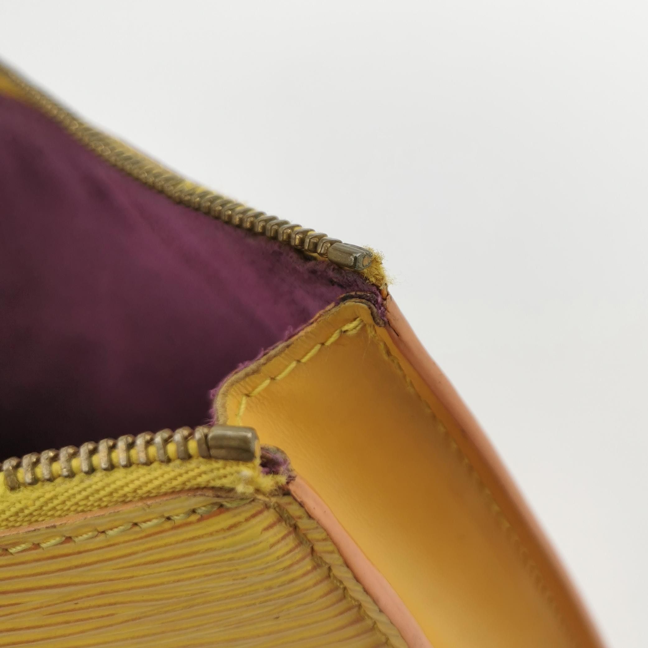 Louis Vuitton Louis Vuitton (LV) Accessories Mahjong Bag Cowhide Solid Co Size ONE SIZE - 5 Thumbnail