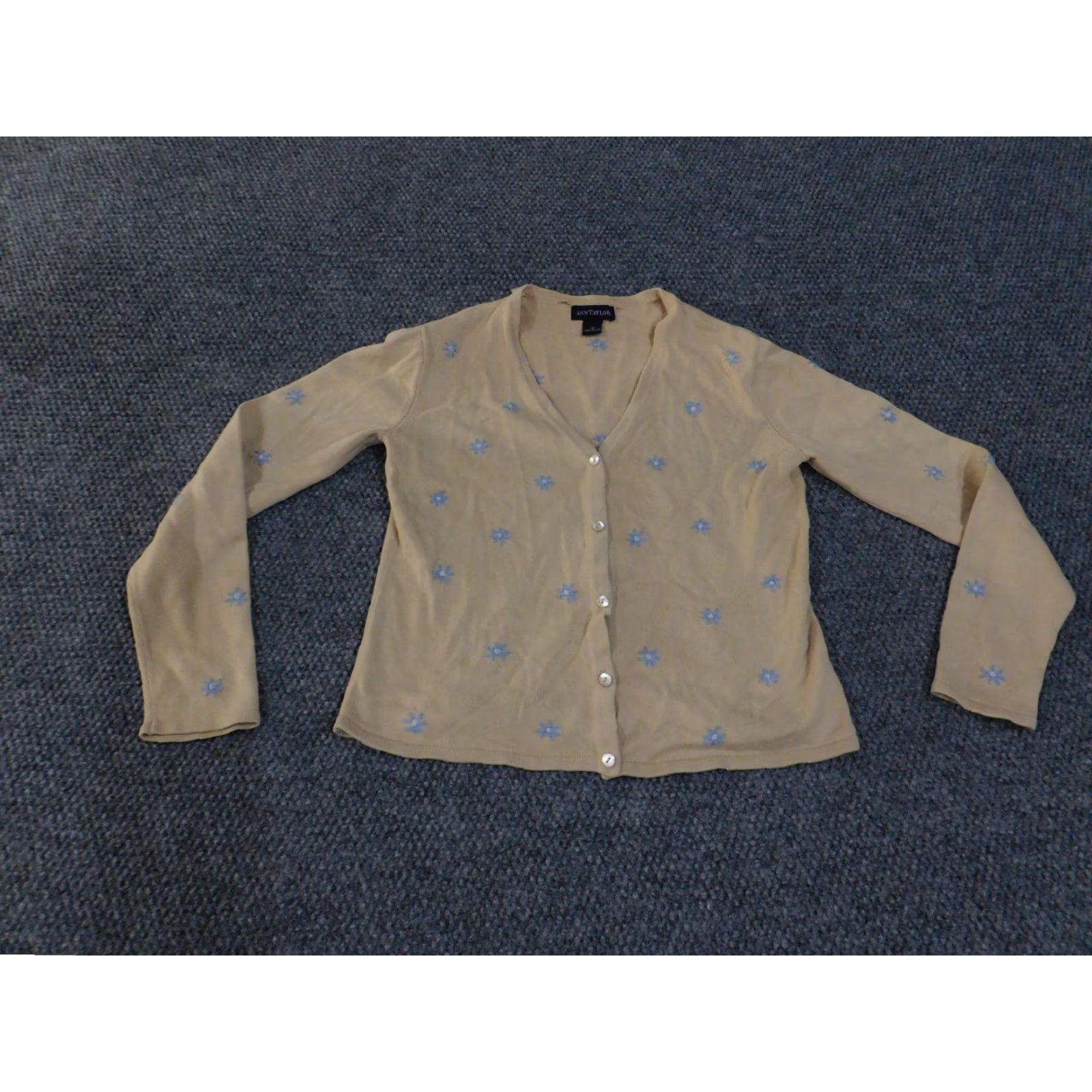Ann Taylor Ann Taylor Cardigan Womens Medium Beige Floral Embroidered Button-Up Sweater Size M / US 6-8 / IT 42-44 - 2 Thumbnail