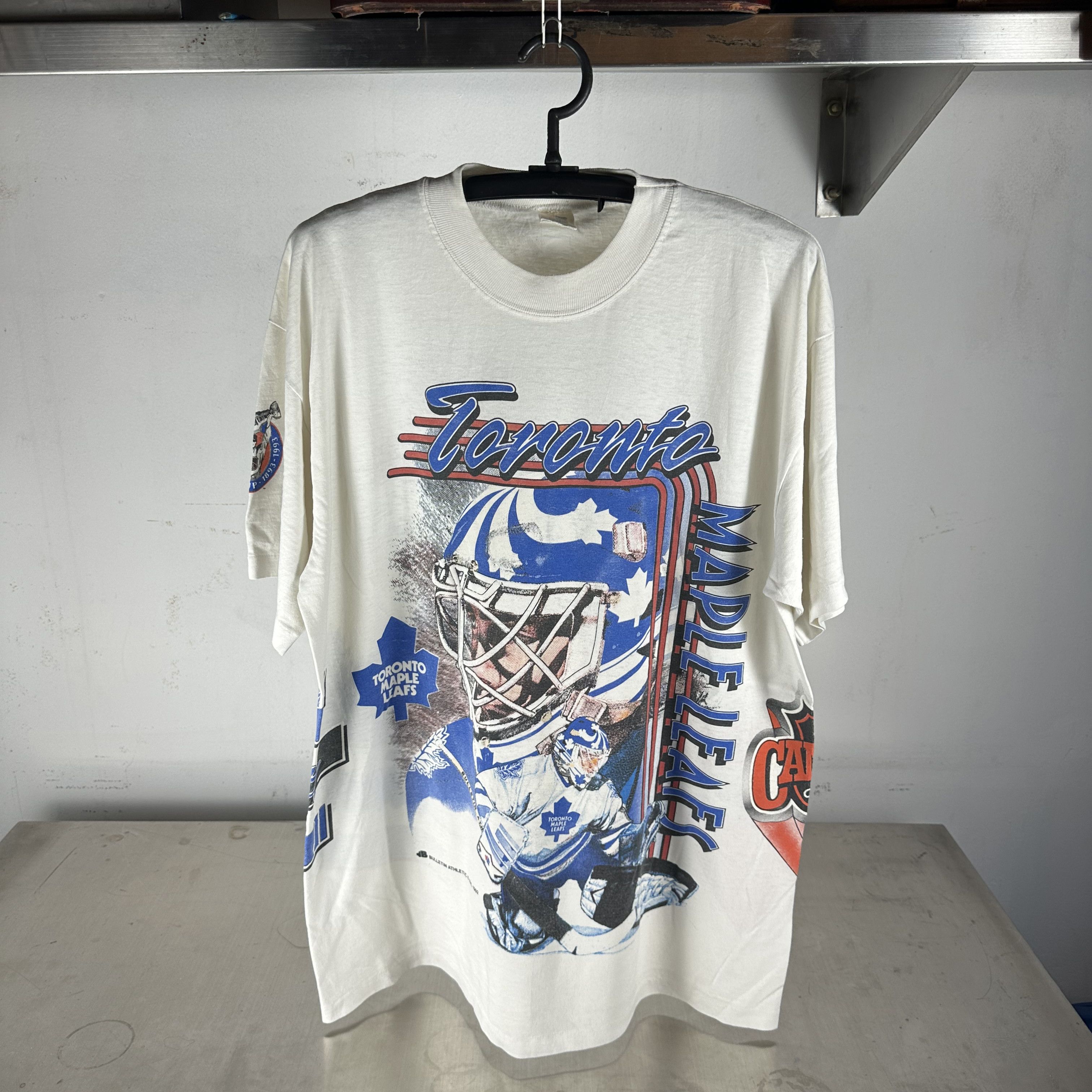 Vintage ​1992 Toronto Maple Leafs Bulletin Athletic NHL AOP​ T-Shirt Size US XL / EU 56 / 4 - 1 Thumbnail