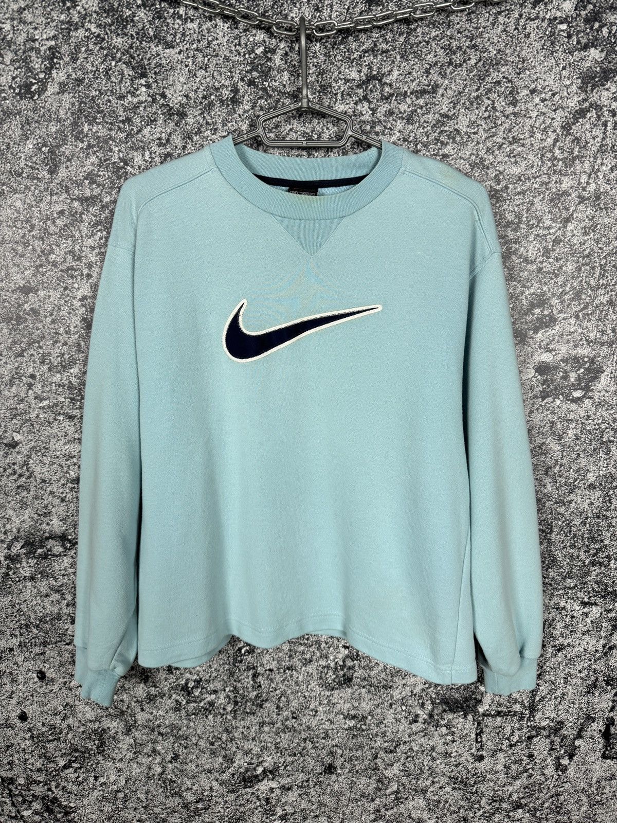 Nike Rare Nike Vintage Embroidered Logo Swoosh Sweatshirt Size S Size US S / EU 44-46 / 1 - 1 Thumbnail
