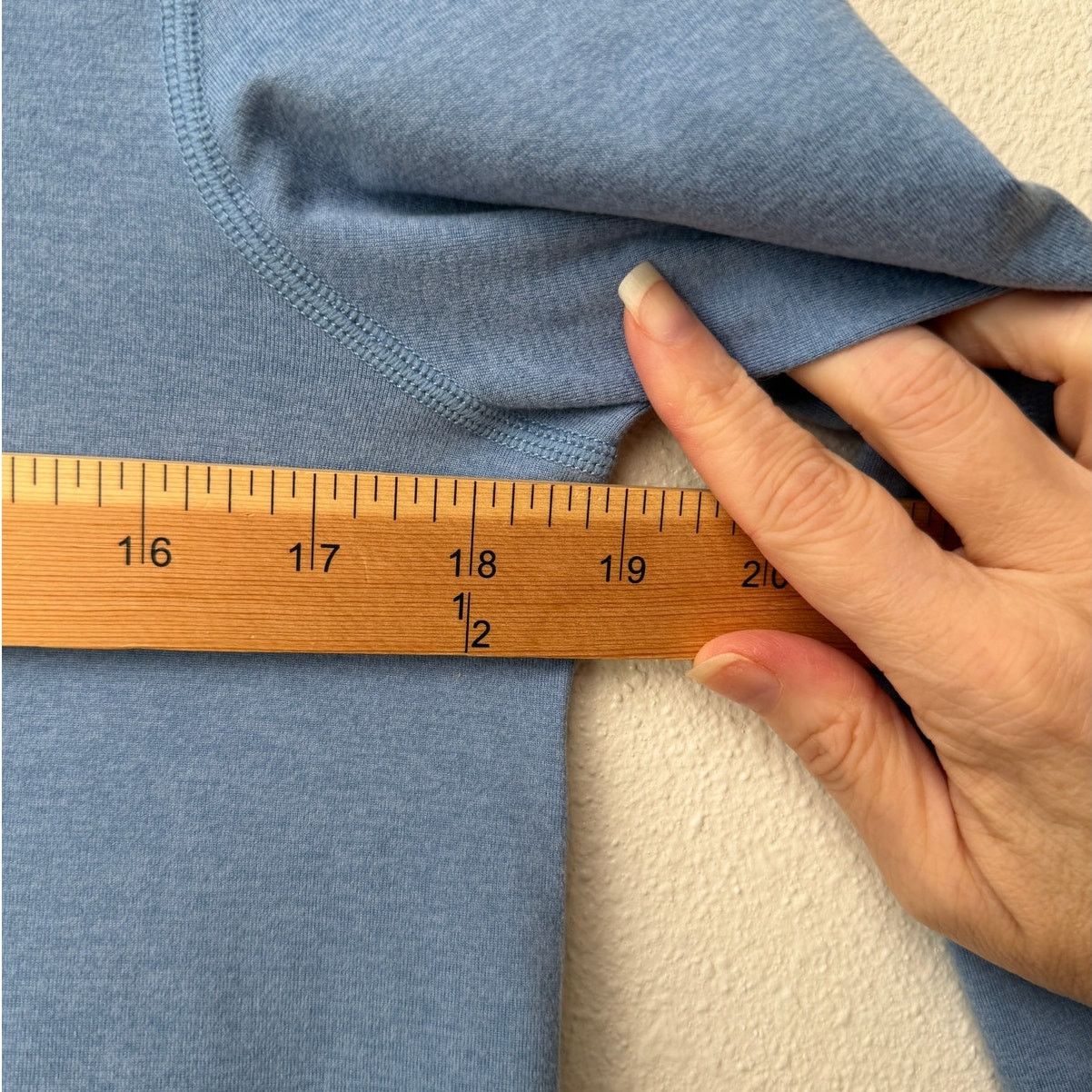 Vuori Vuori Blue Hooded Crop Sweater XS Light Long Sleeve Pullover Size XS / US 0-2 / IT 36-38 - 13 Thumbnail