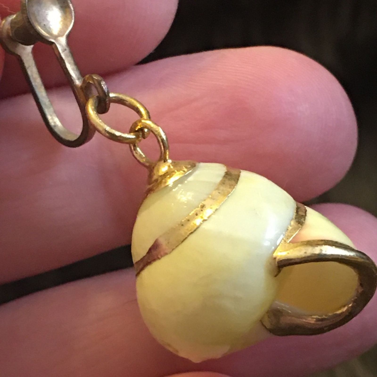 Vintage Vintage mid century moon snail shell earrings Size ONE SIZE - 3 Thumbnail