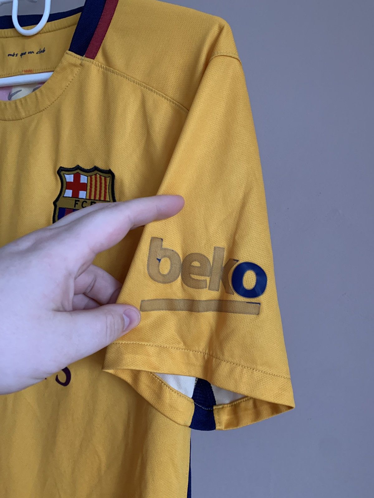 Nike Barcelona 2015 Away Football Shirt Nike Soccer Jersey Sz L Size US L / EU 52-54 / 3 - 5 Thumbnail