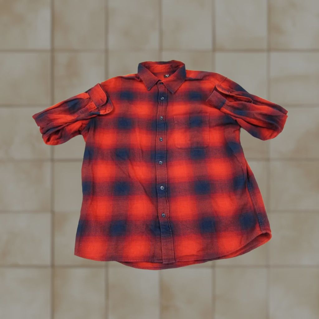 Uniqlo VINTAGE Uniqlo Shirt Mens XL Red Black Plaid Button Up Flannel Shadow Size US XL / EU 56 / 4 - 1 Thumbnail