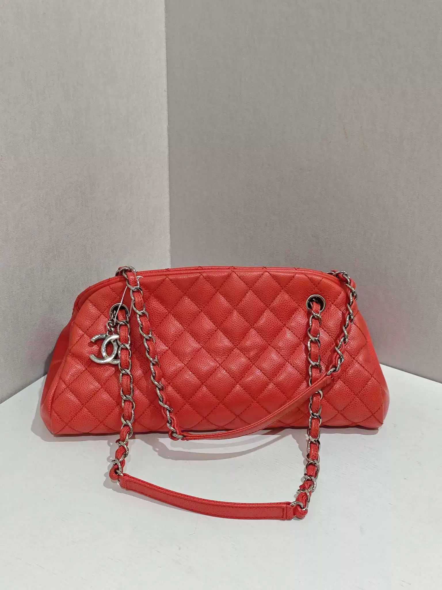 Chanel Pre-loved Bag Very good condition Size ONE SIZE - 1 Thumbnail