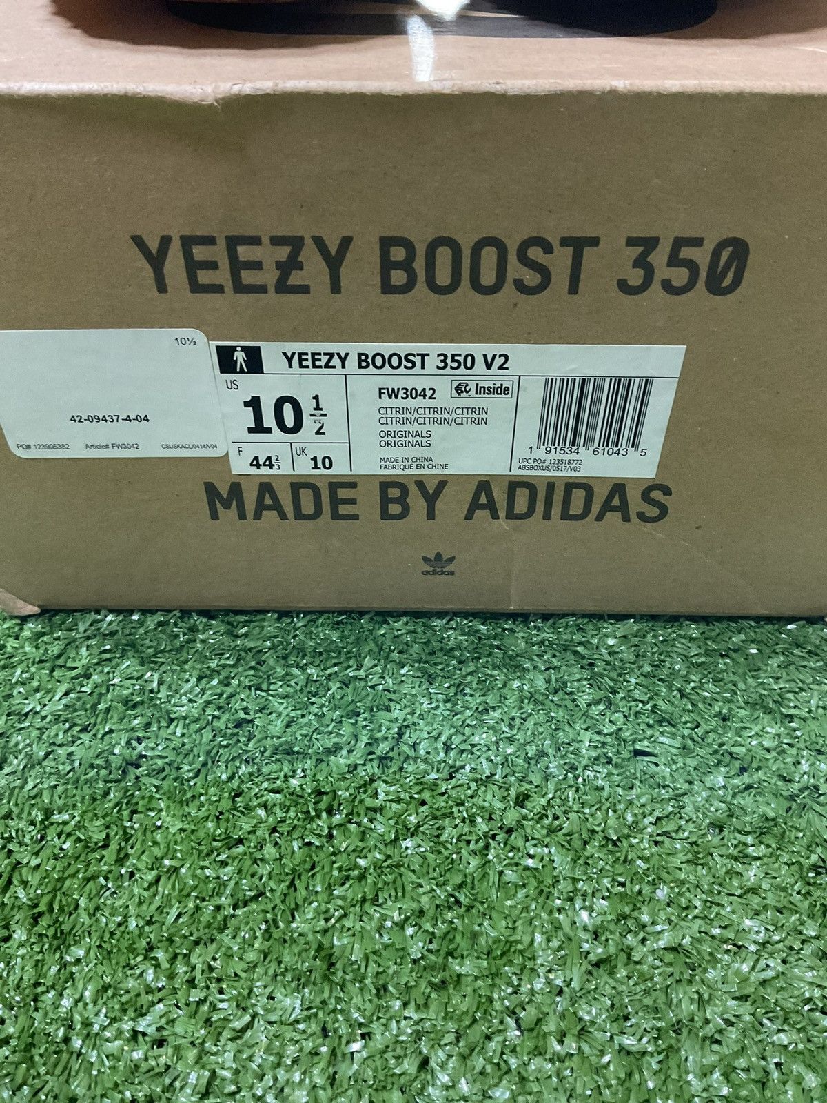 Yeezy Adidas Yeezy Boost 350 V2 Citrin Size US 10.5 / EU 43-44 - 9 Thumbnail