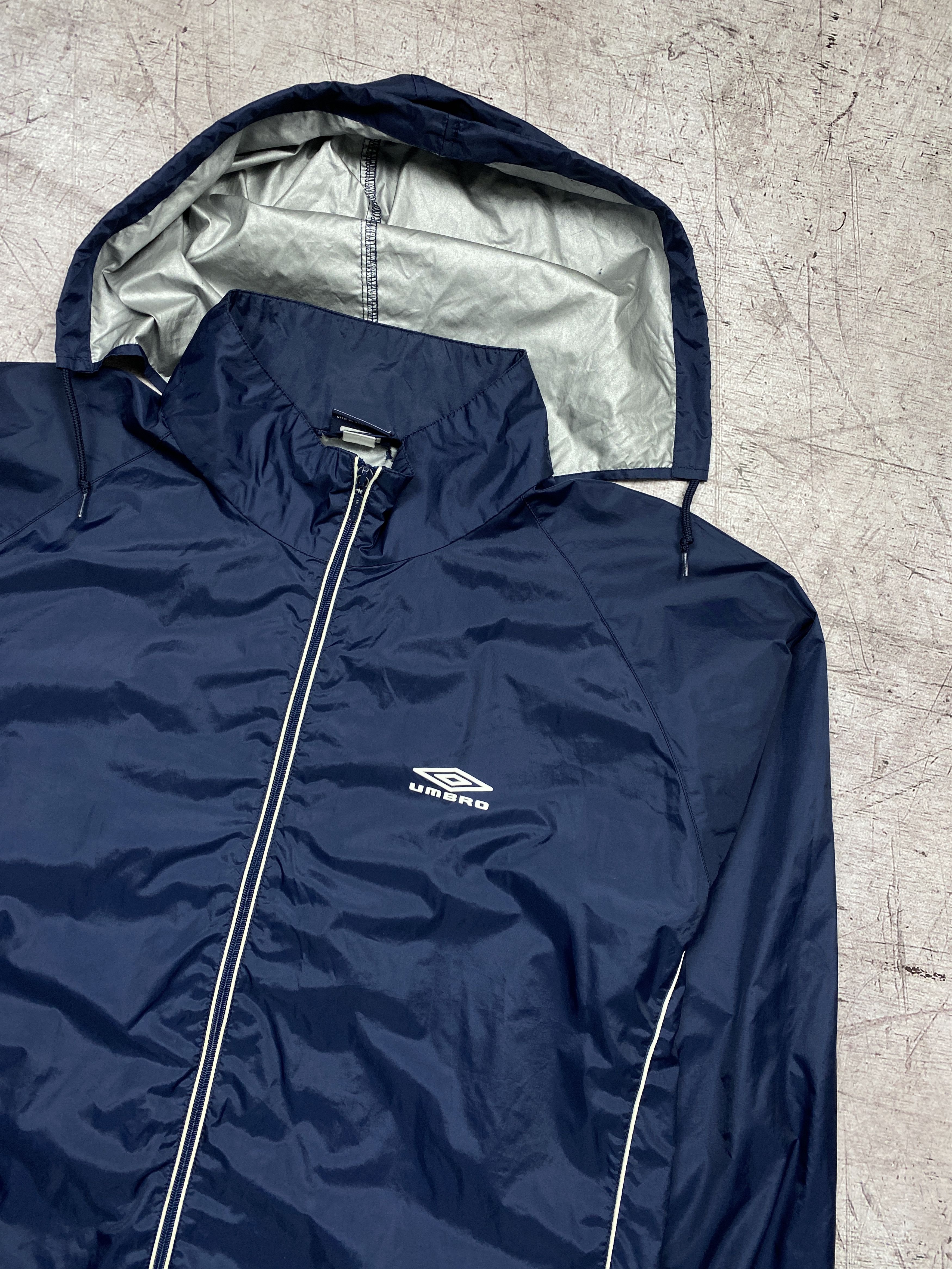 Umbro × Vintage Umbro Vintage Mens Nylon Light Jacket Size US XXL / EU 58 / 5 - 5 Thumbnail