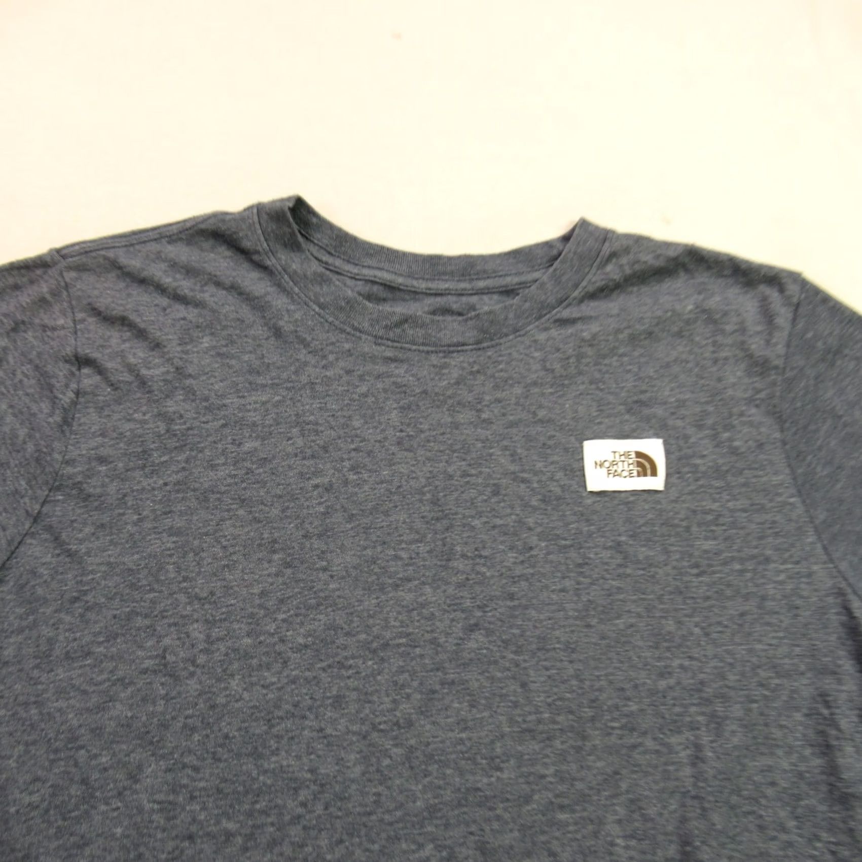The North Face The North Face Shirt Womens Large Short Sleeve Crew Neck Pullover Lightweight Gray Size L / US 10 / IT 46 - 3 Thumbnail