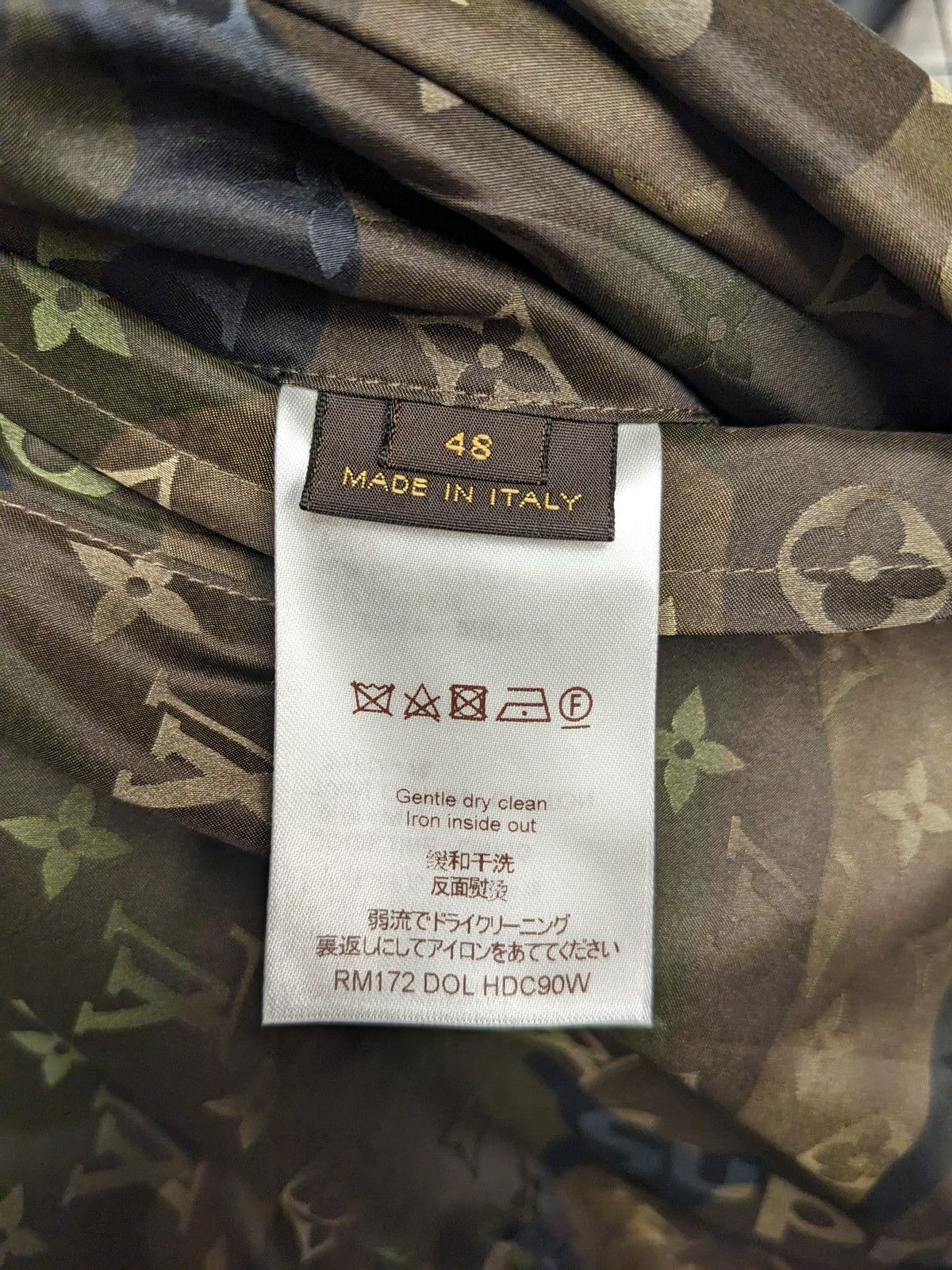Louis Vuitton 2017 SUPREME X LOUIS VUITTON REVERSIBLE TRENCH COAT JACKET Size US M / EU 48-50 / 2 - 9 Thumbnail