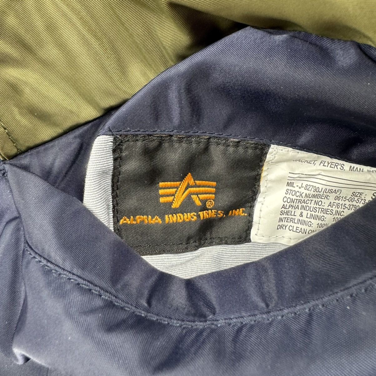Alpha Industries × Kith Alpha Industries x Kith Reversible Bomber Jacket Size US S / EU 44-46 / 1 - 13 Thumbnail