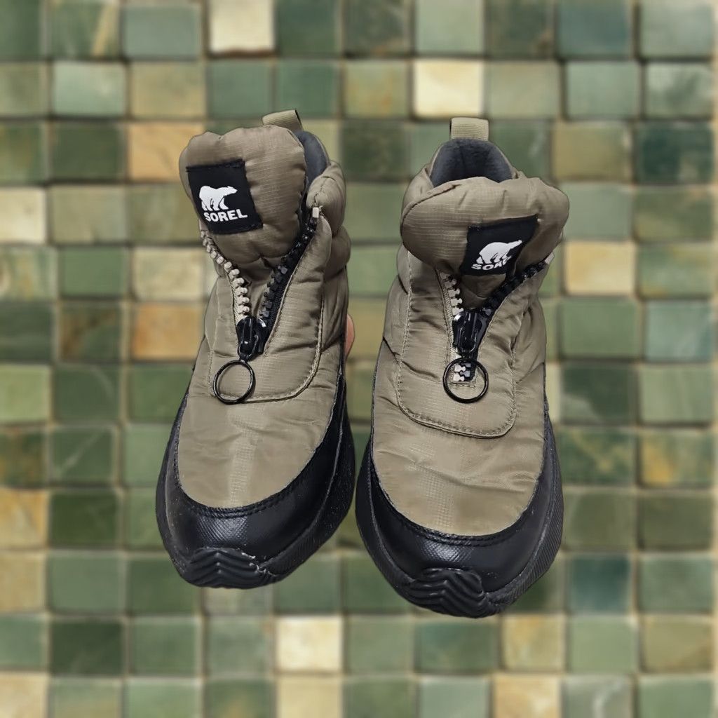 SOREL Sorel Out N About III Puffy Zip Boots Womens Size 10 Olive Green Waterproof Size US 10 / IT 40 - 1 Thumbnail