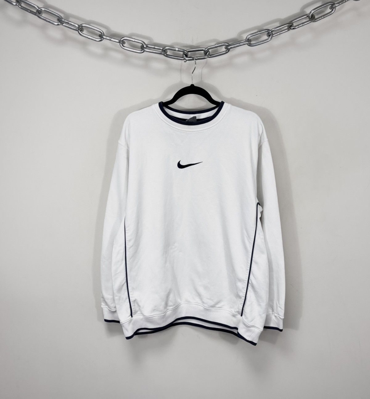 Nike Vintage Nike Big Center Embroidered Swoosh White Sweatshirt Size US XL / EU 56 / 4 - 1 Thumbnail
