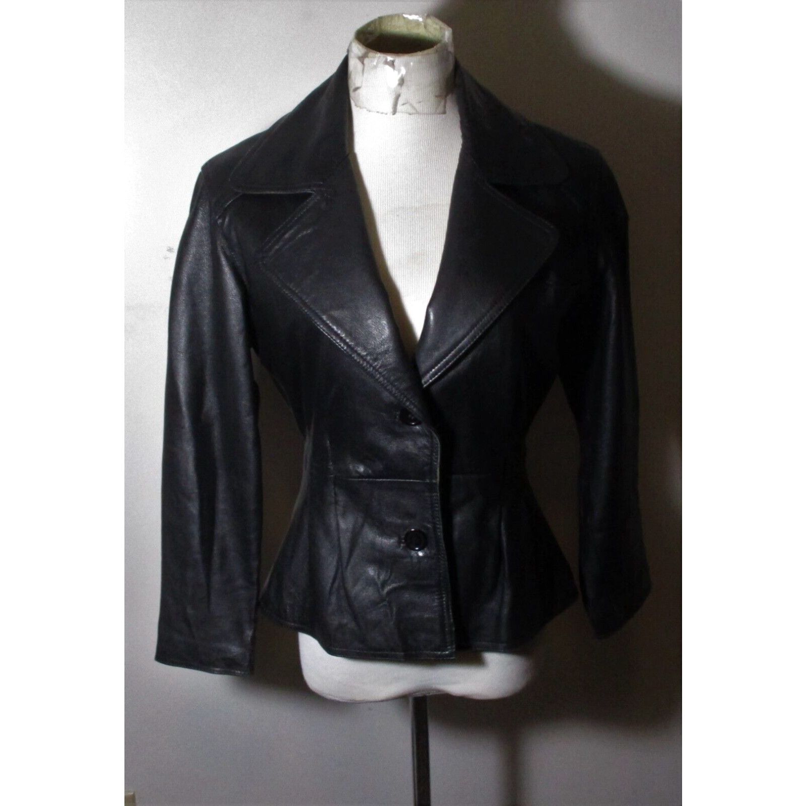 image of Vintage Women's Wilsons Leather Black 100% Leather Jacket Size Xs in White