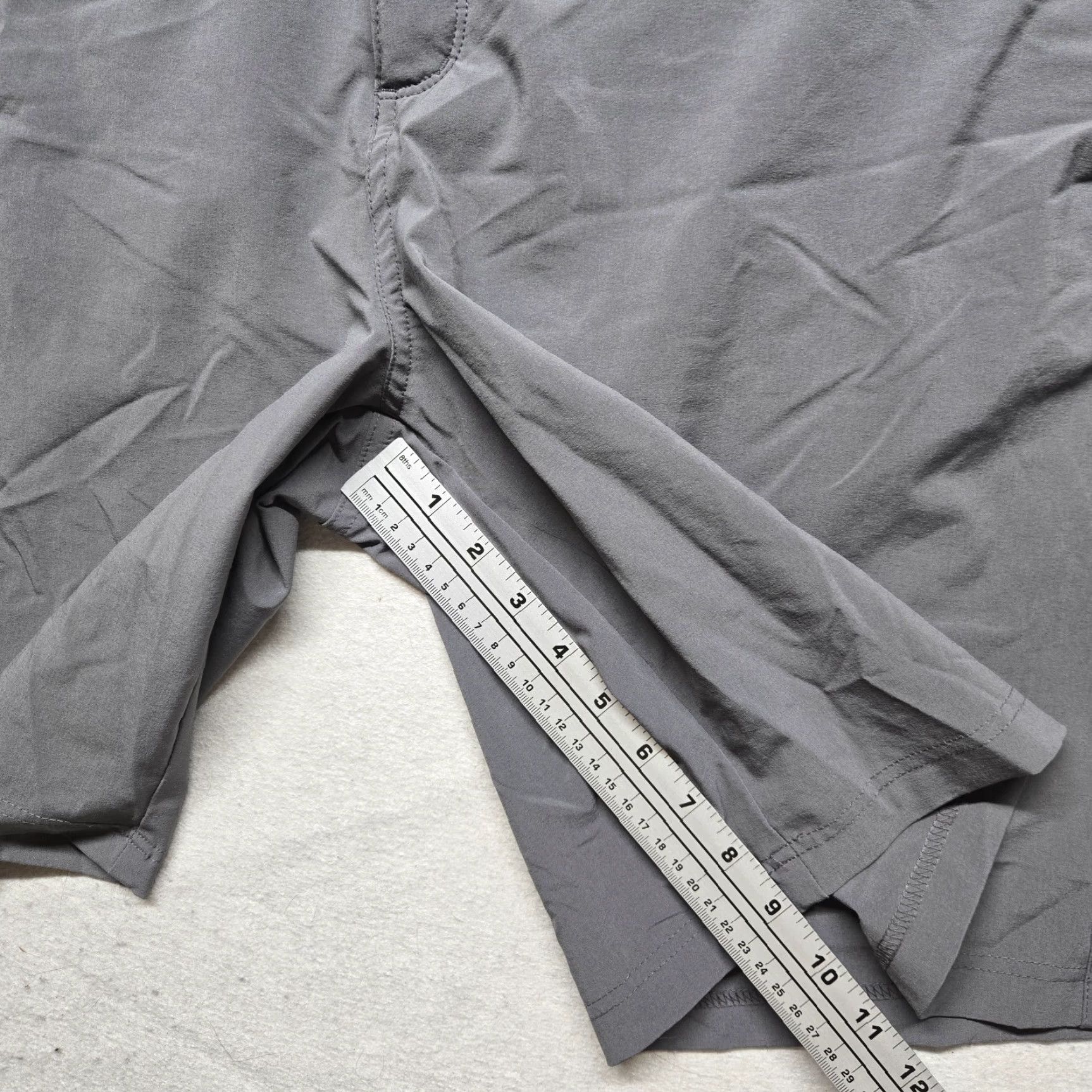 Vintage Columbia Cargo Shorts Men Regular 40 Gray 10" Inseam Casual Outdoor Pants Regular Fit Shortens 40 Mens Size US 40 / EU 56 - 6 Thumbnail