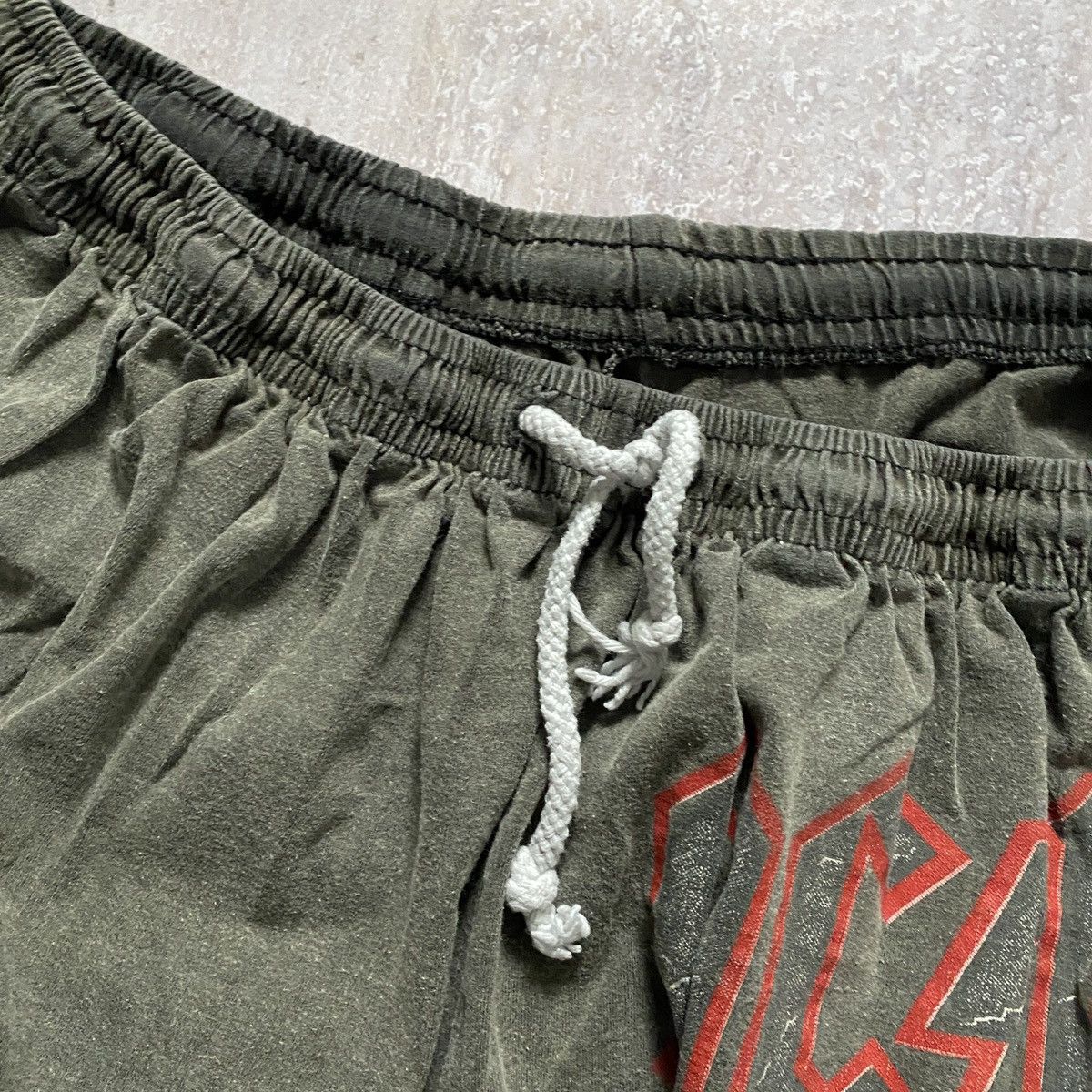 Band Tees × Vintage VINTAGE 90S AMAZING FADED AC/DC BAND SHORTS 278 Size US 34 / EU 50 - 4 Thumbnail