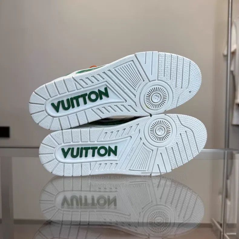 Louis Vuitton Louis Vuitton Trainer White and Green Graffiti shoes Size US 9 / EU 42 - 8 Thumbnail