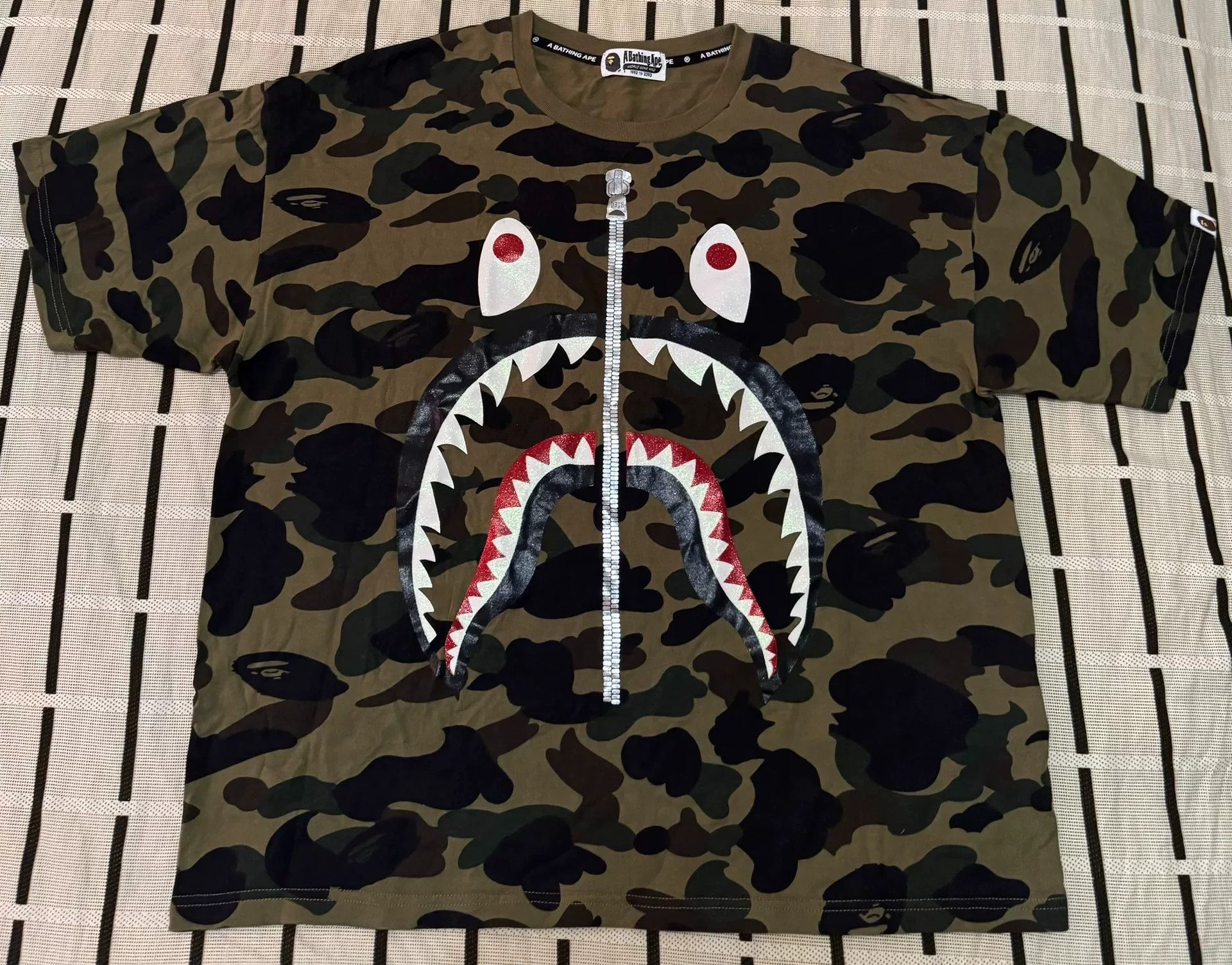 Bape Bape Shark Camo Green T-Shirt Men Size US M / EU 48-50 / 2 - 1 Thumbnail