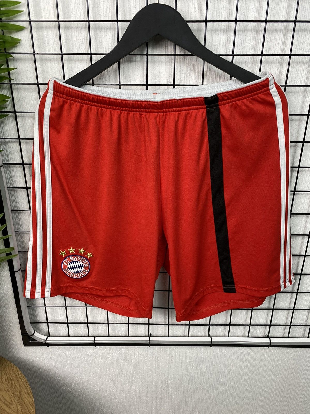 Adidas × Vintage Adidas Bayern Munich 2014-2015 Shorts Soccer Football Red L Size US 34 / EU 50 - 1 Thumbnail