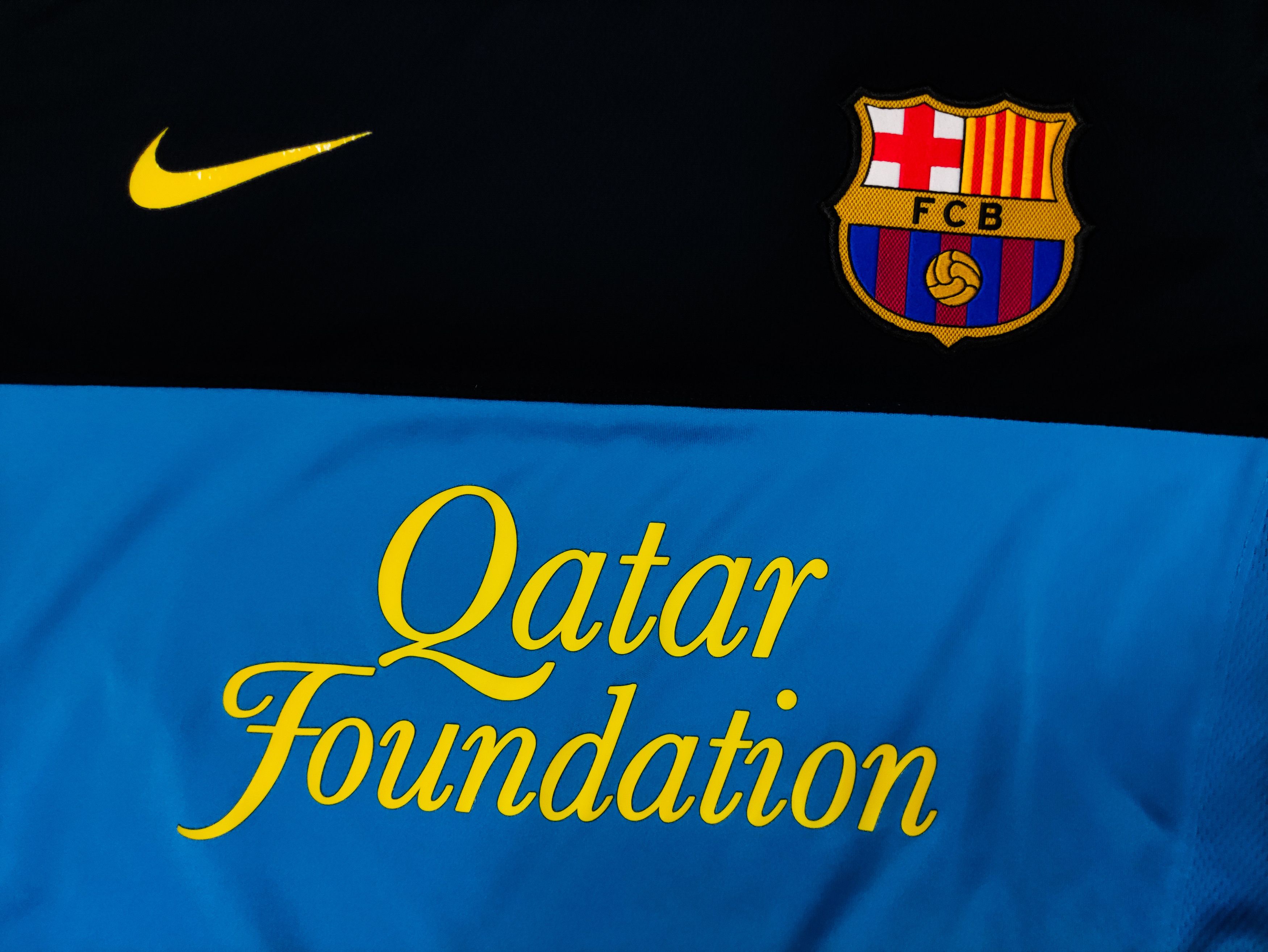 Nike FC Barcelona 2012 2013 Nike Training Shirt Kit Jersey Qatar Size US S / EU 44-46 / 1 - 6 Thumbnail