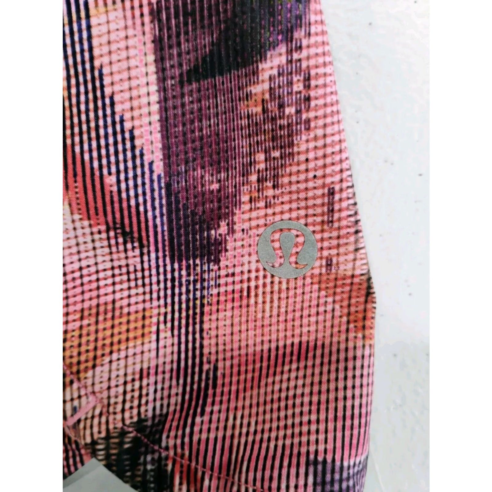 Lululemon Lululemon Running Shorts Multicolor Womens Size 8 Inseam 3.5 In Waist 32 Athletic Activewear Geometric Pattern, Lined, Regular, Women Size 30" / US 8 / IT 44 - 3 Thumbnail