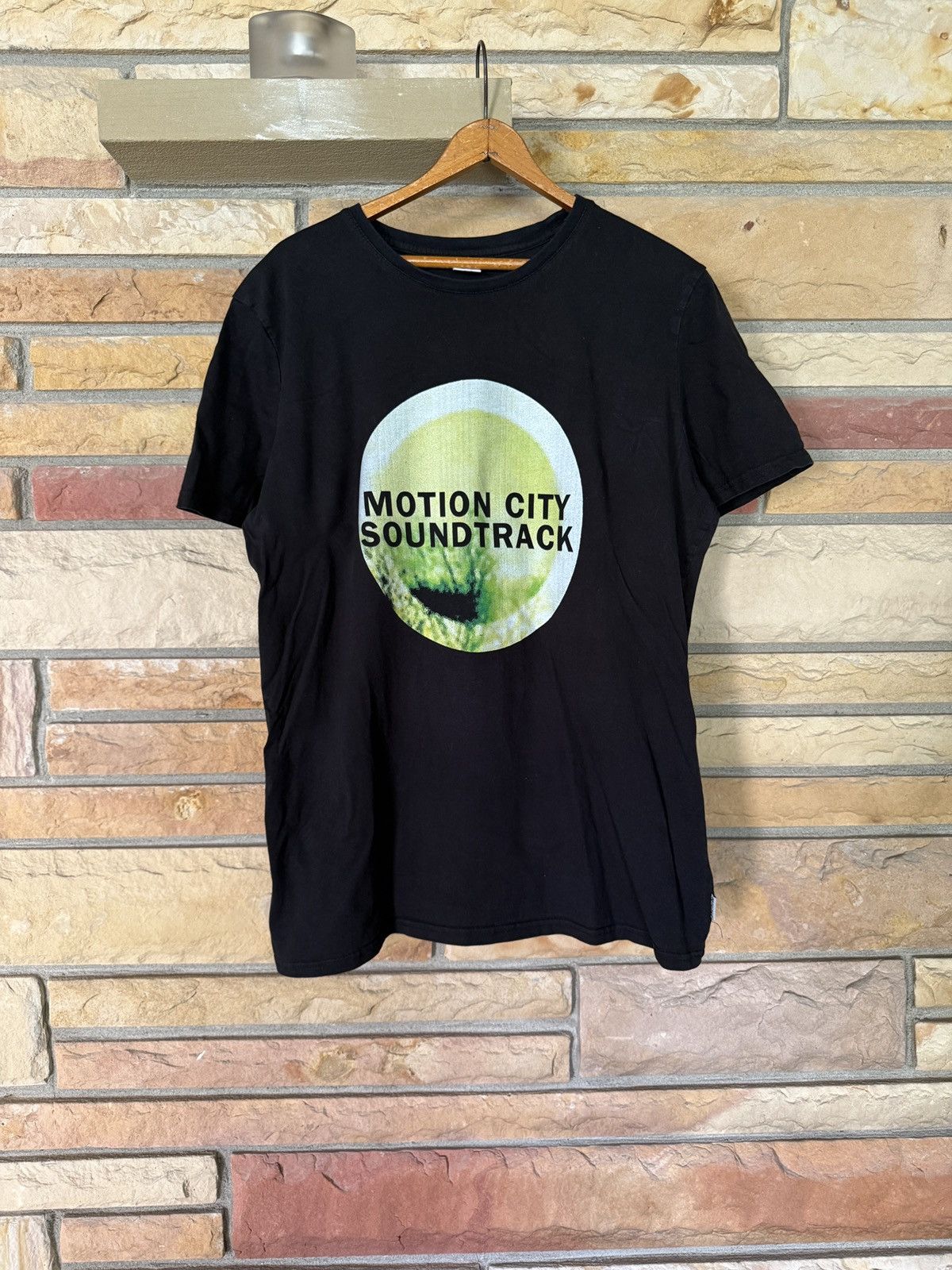 Vintage Vintage Y2K Motion City Soundtrack Graphic Band Tee Size US L / EU 52-54 / 3 - 1 Thumbnail